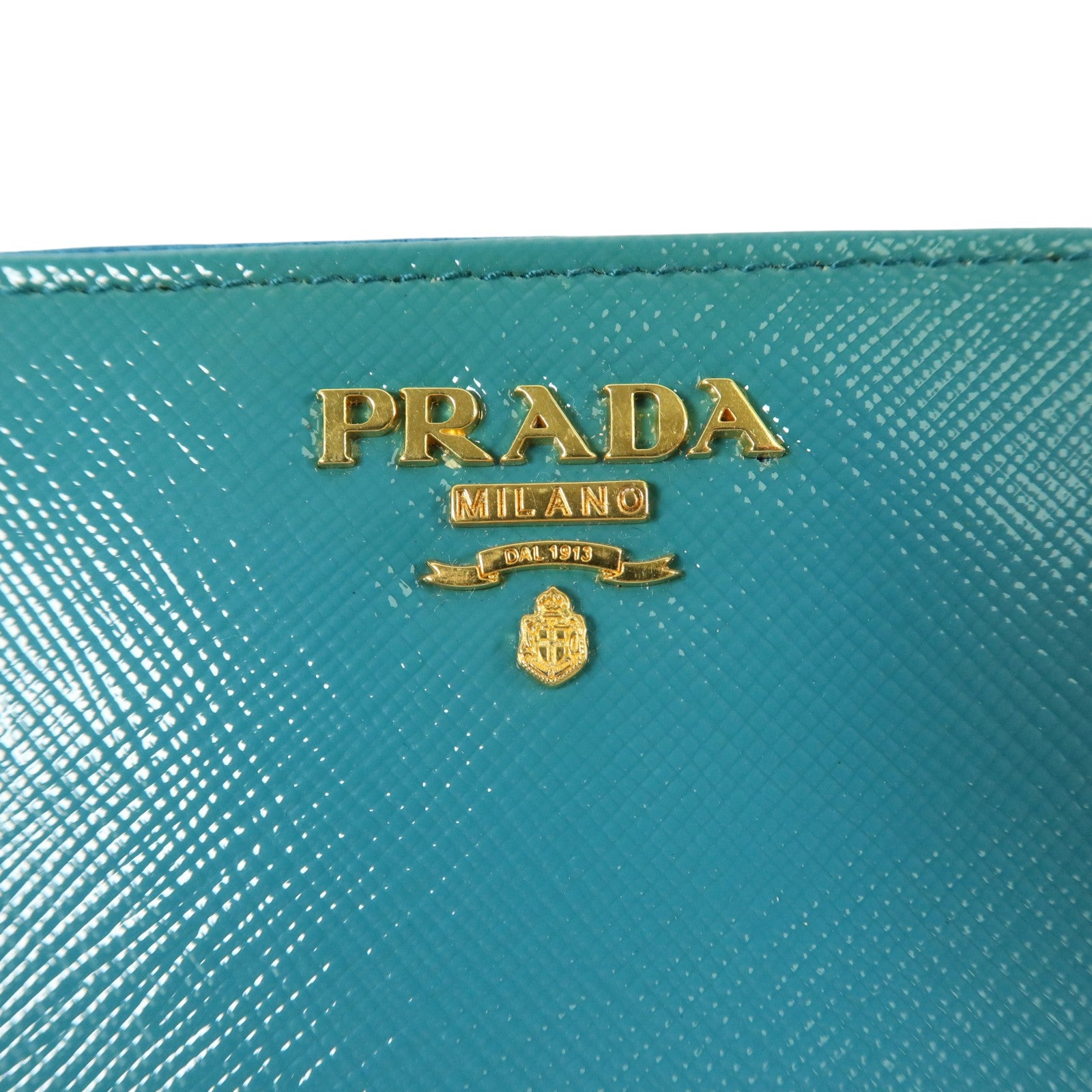 PRADA Saffiano皮革Card Case金扣卡片套