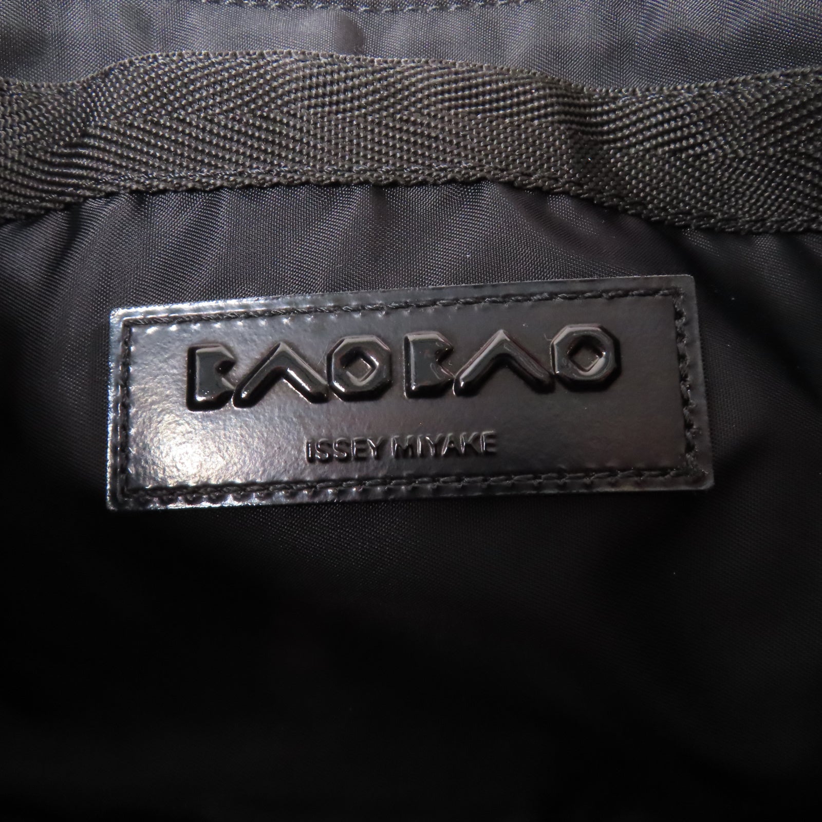 ISSEY MIYAKE 塗層帆布Shoulder Bag銀扣鏈帶肩背袋粉紅色