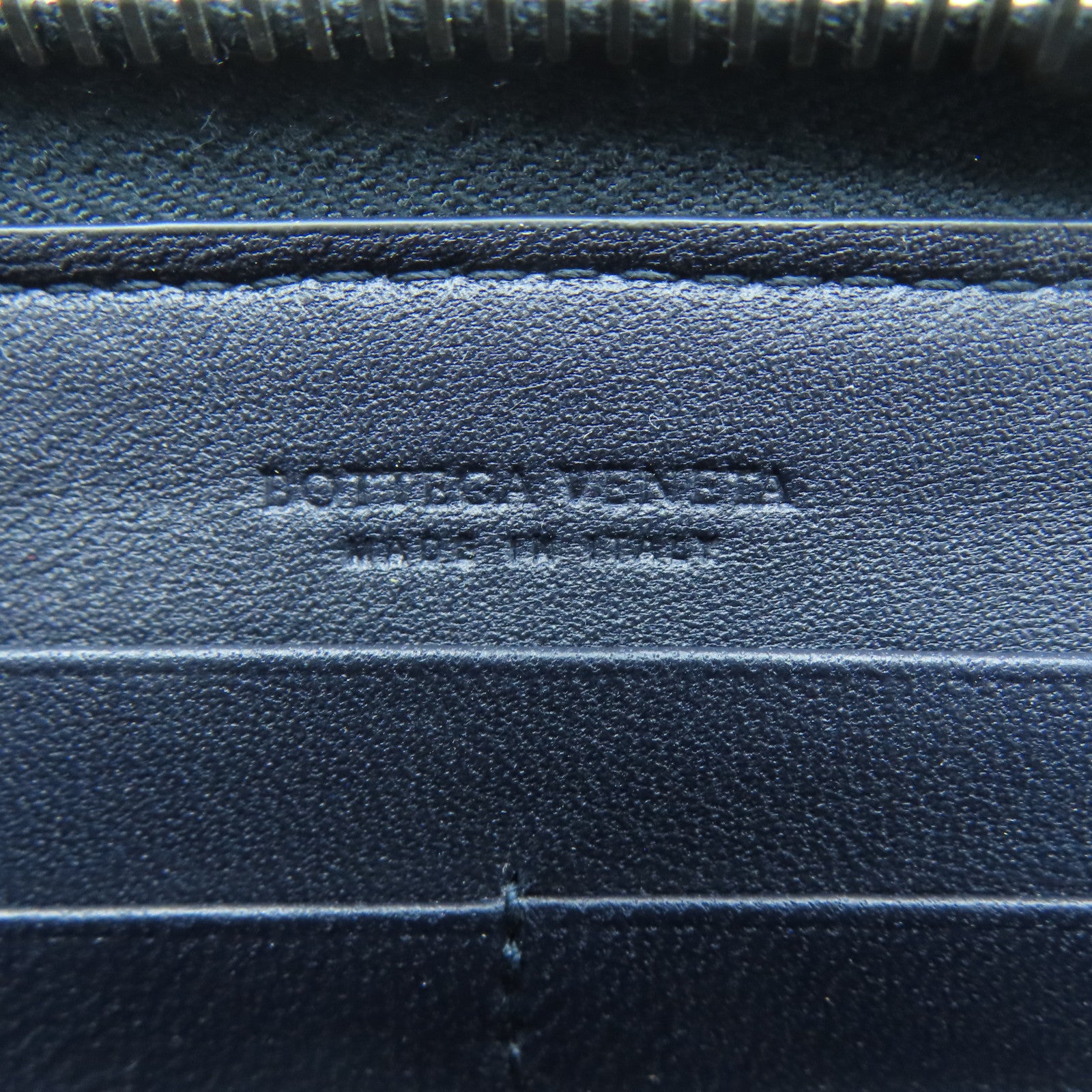 BOTTEGA VENETA 【清倉大減價】羊皮皮革Long wallet黑扣長錢包深藍色