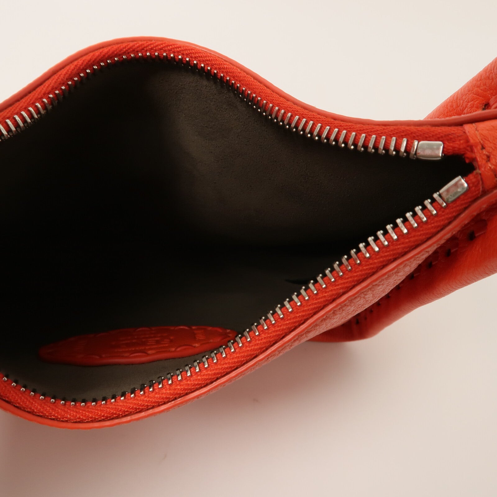 FENDI 牛皮皮革Mini Fendessence Bag手挽袋