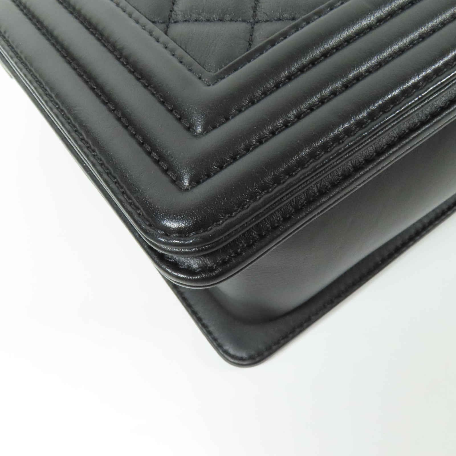 CHANEL 牛皮皮革Boy 25肩背袋