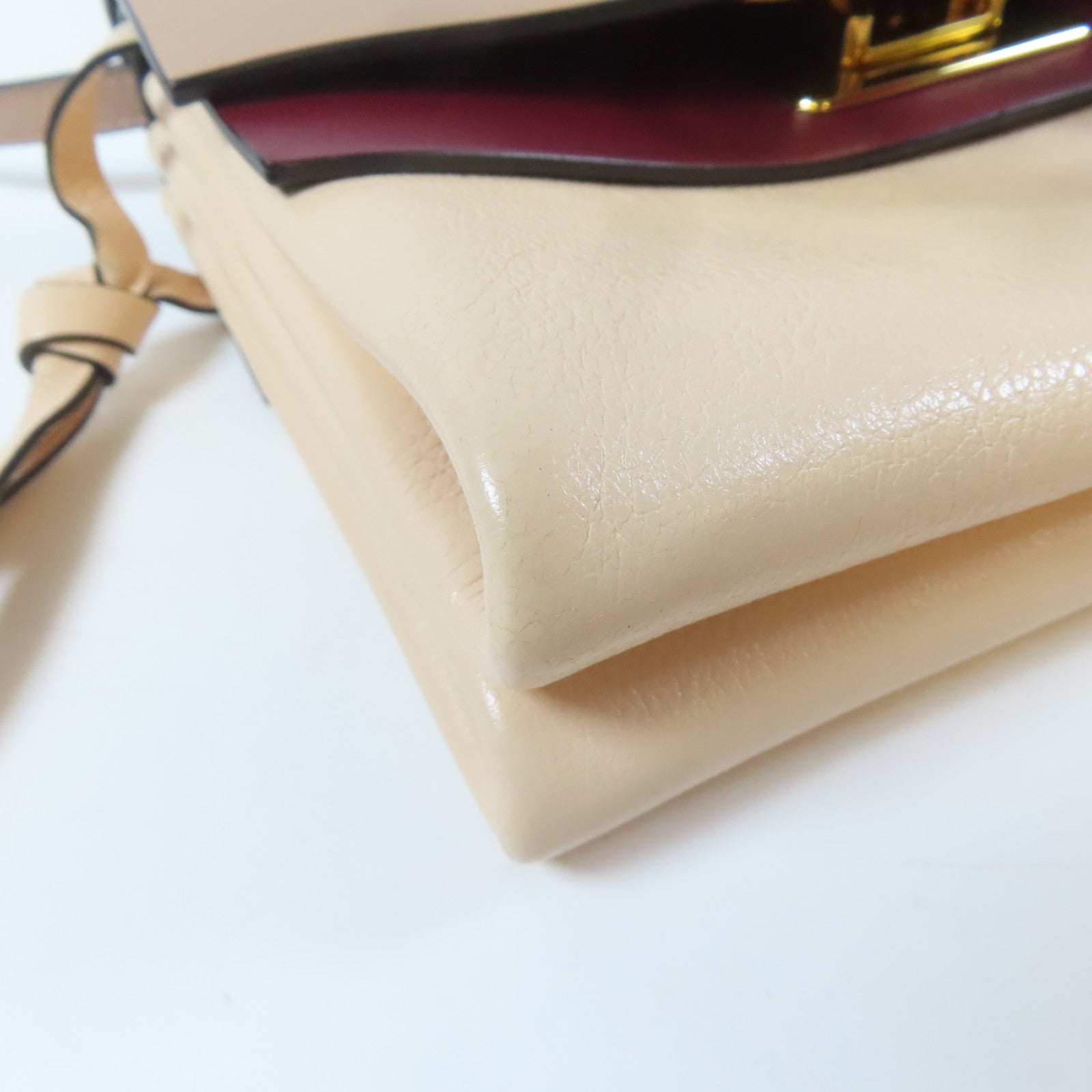 Valentino 【激減優惠】牛皮皮革Shoulder Bag金扣肩背袋杏色/深紅色