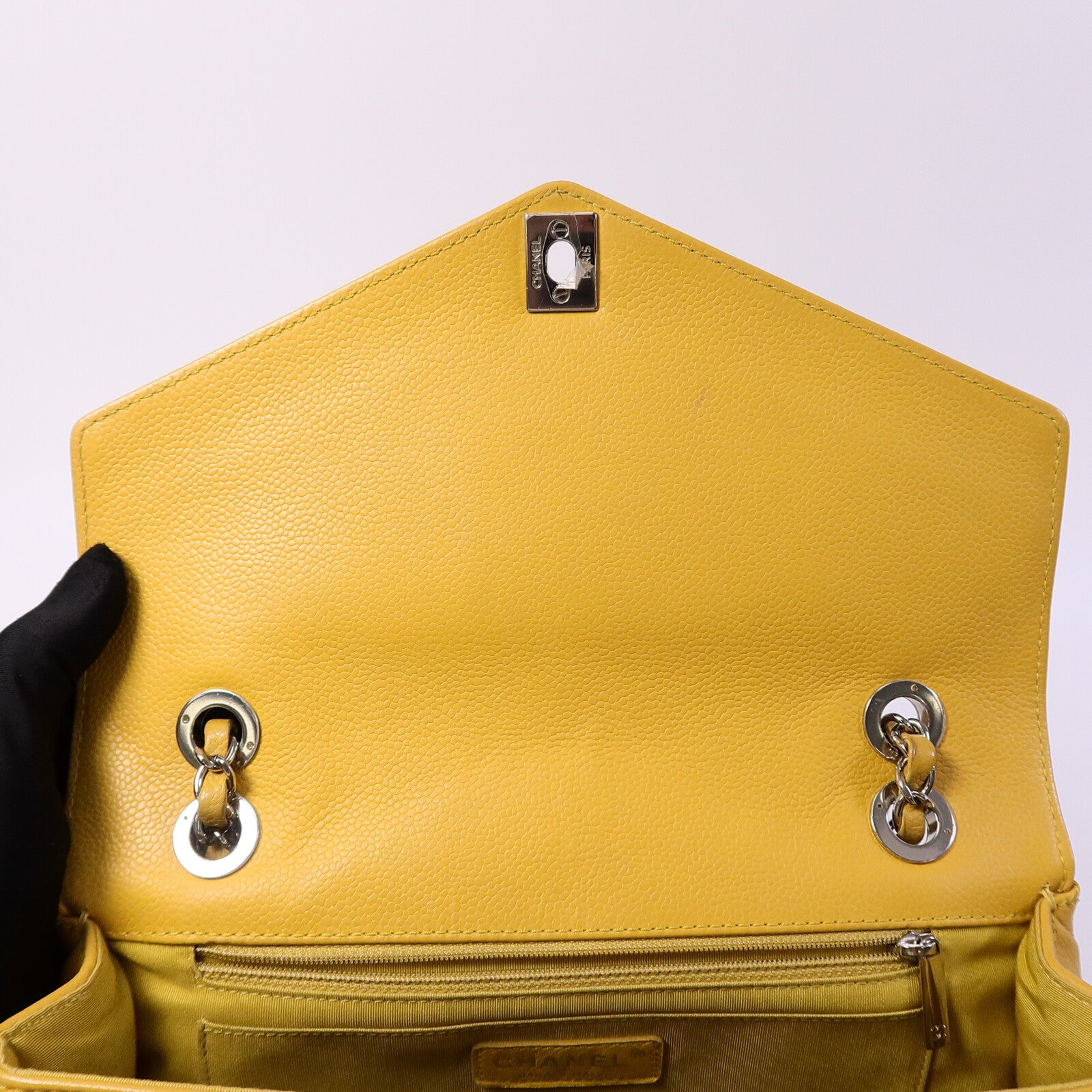 CHANEL 牛皮皮革Chervon Classic Flap鏈帶肩背袋