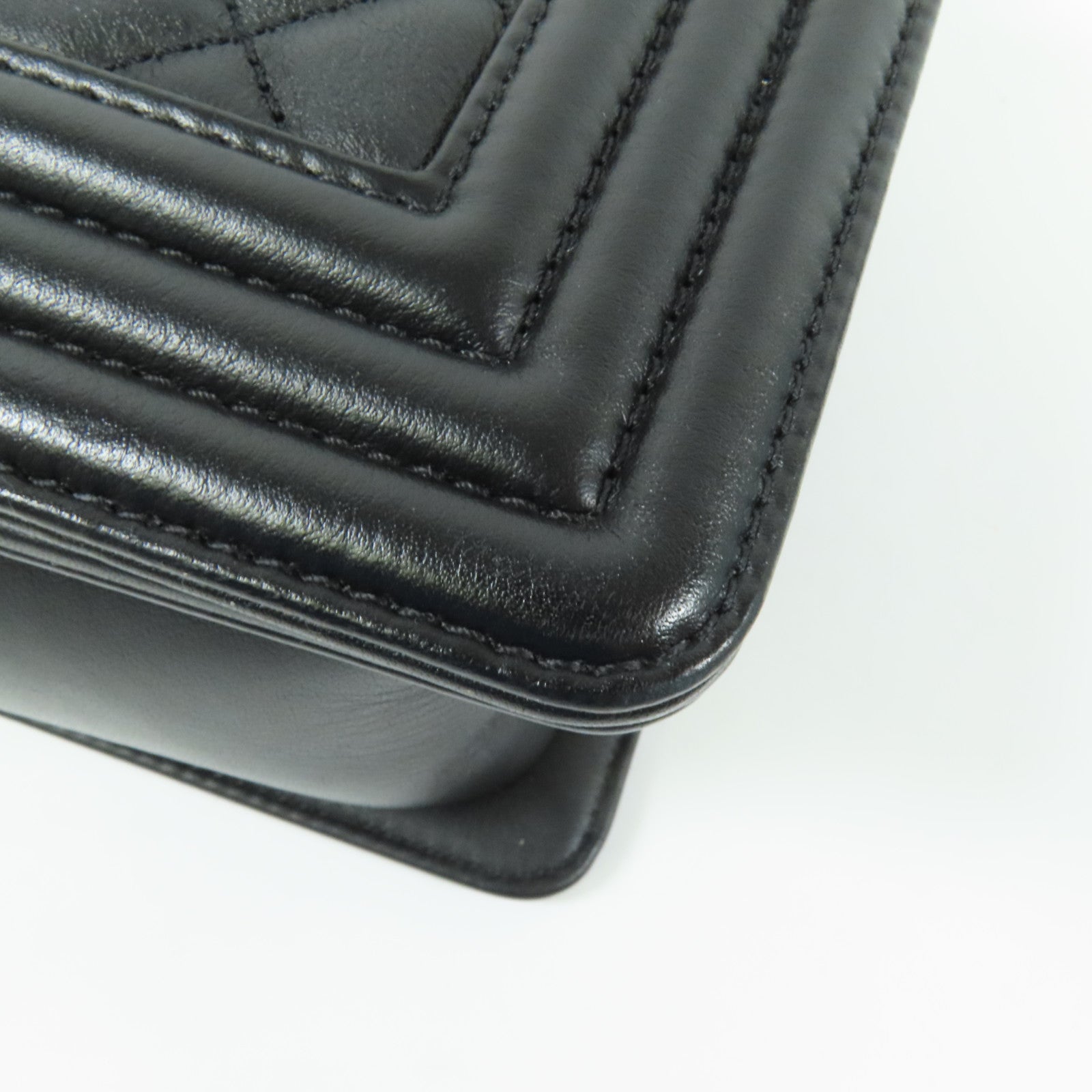 CHANEL 牛皮皮革Boy 25肩背袋