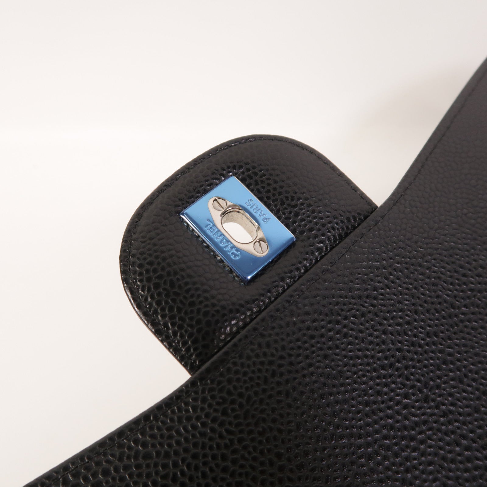 CHANEL 牛皮皮革Large Classic銀扣鏈帶肩背袋