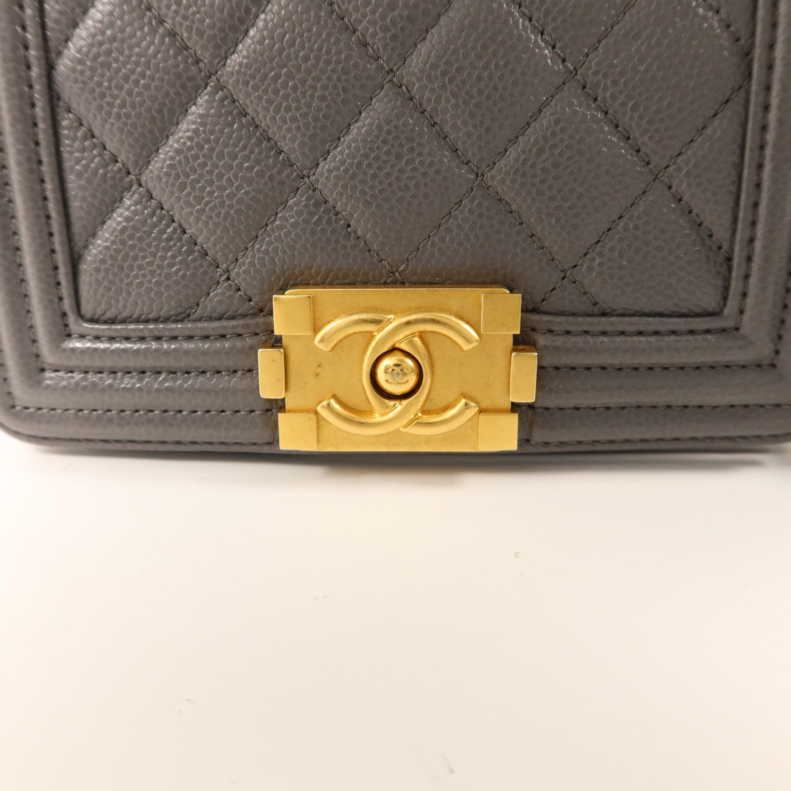 CHANEL 牛皮皮革Mini Boy金扣鏈帶肩背袋