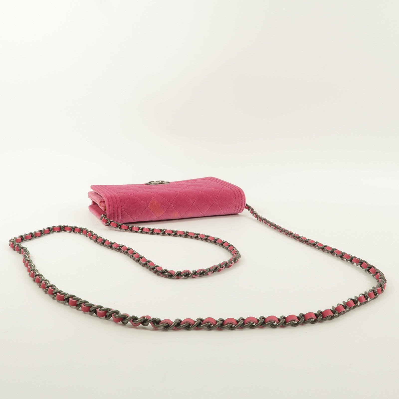 CHANEL 天鵝絨WOC Wallet On Chain鏈帶肩背袋