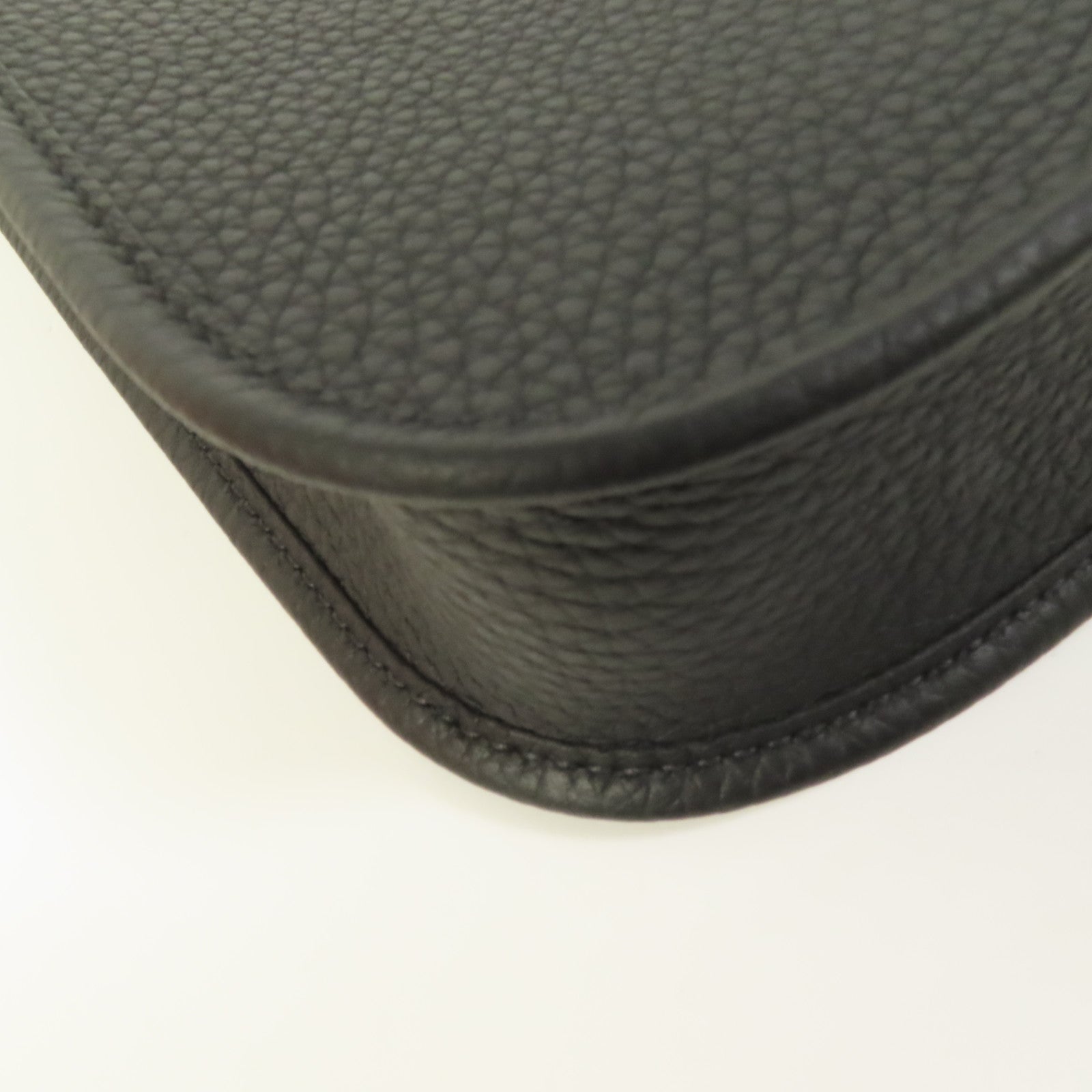 HERMES Clemence皮革Evelyne TPM銀扣肩背袋Noir