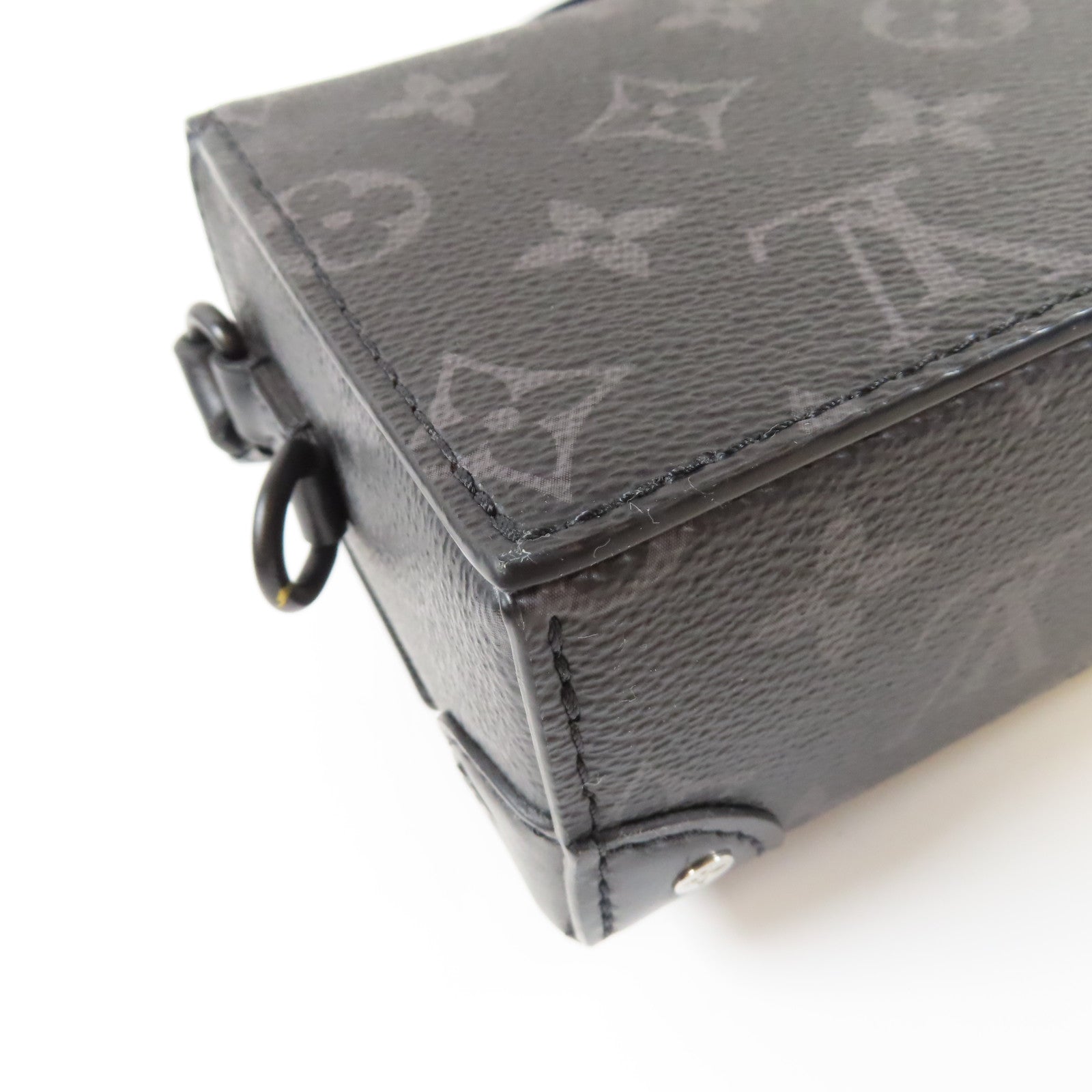LOUIS VUITTON Monogram Eclipse Steamer Wearable Wallet黑扣肩背袋黑色