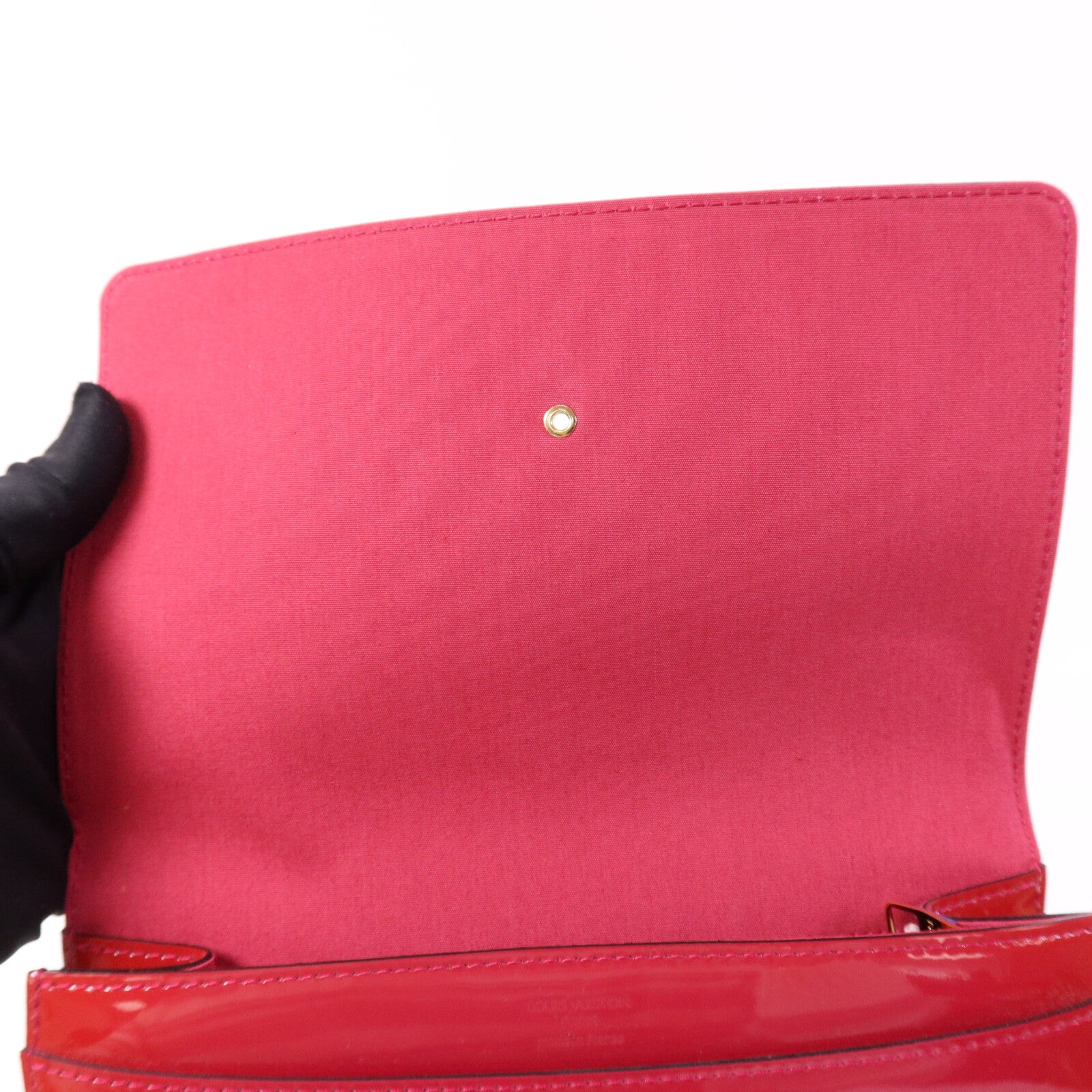 LOUIS VUITTON Monogram Vernis Louise EW金扣手拿包