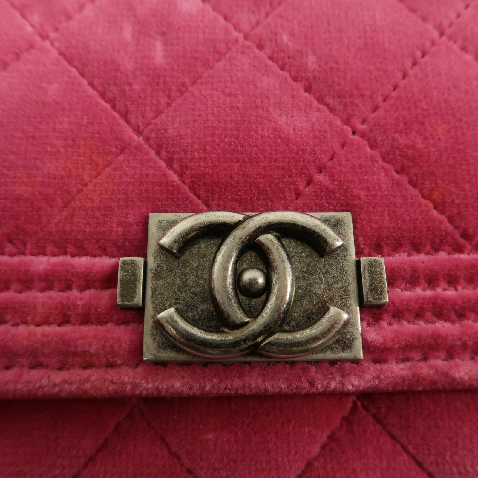 CHANEL 天鵝絨WOC Wallet On Chain鏈帶肩背袋