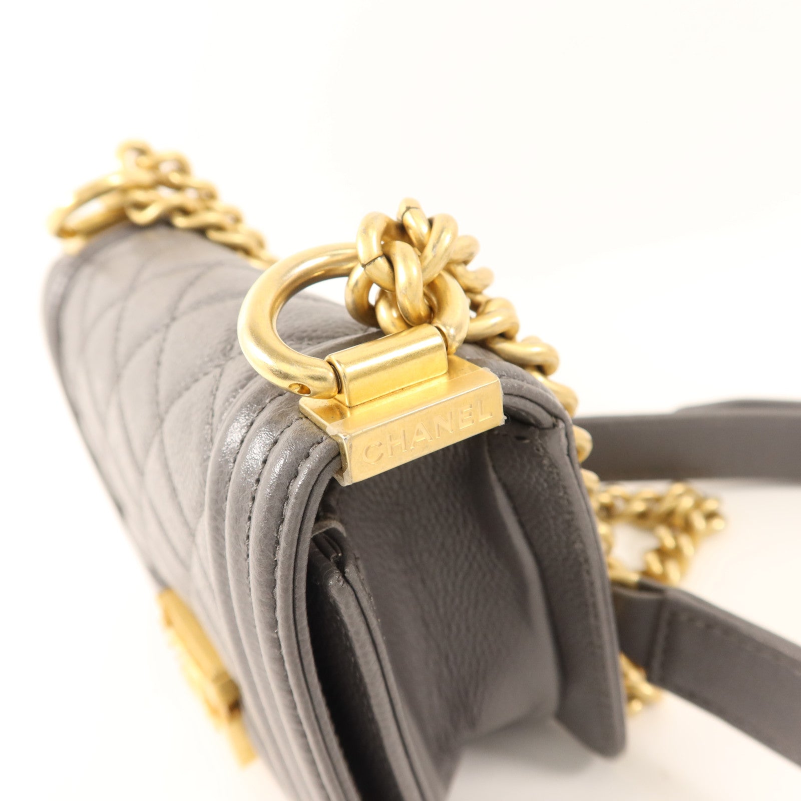CHANEL 牛皮皮革Mini Boy金扣鏈帶肩背袋