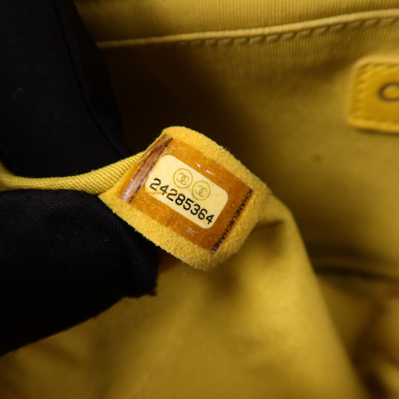 CHANEL 牛皮皮革Chervon Classic Flap鏈帶肩背袋