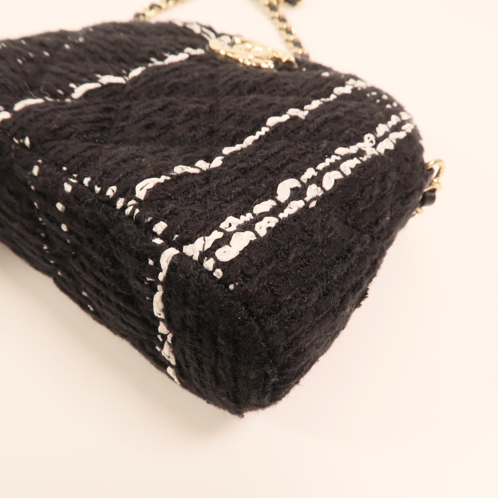 CHANEL 粗花呢Mini Clutch With Chain Bag金扣鏈帶肩背袋