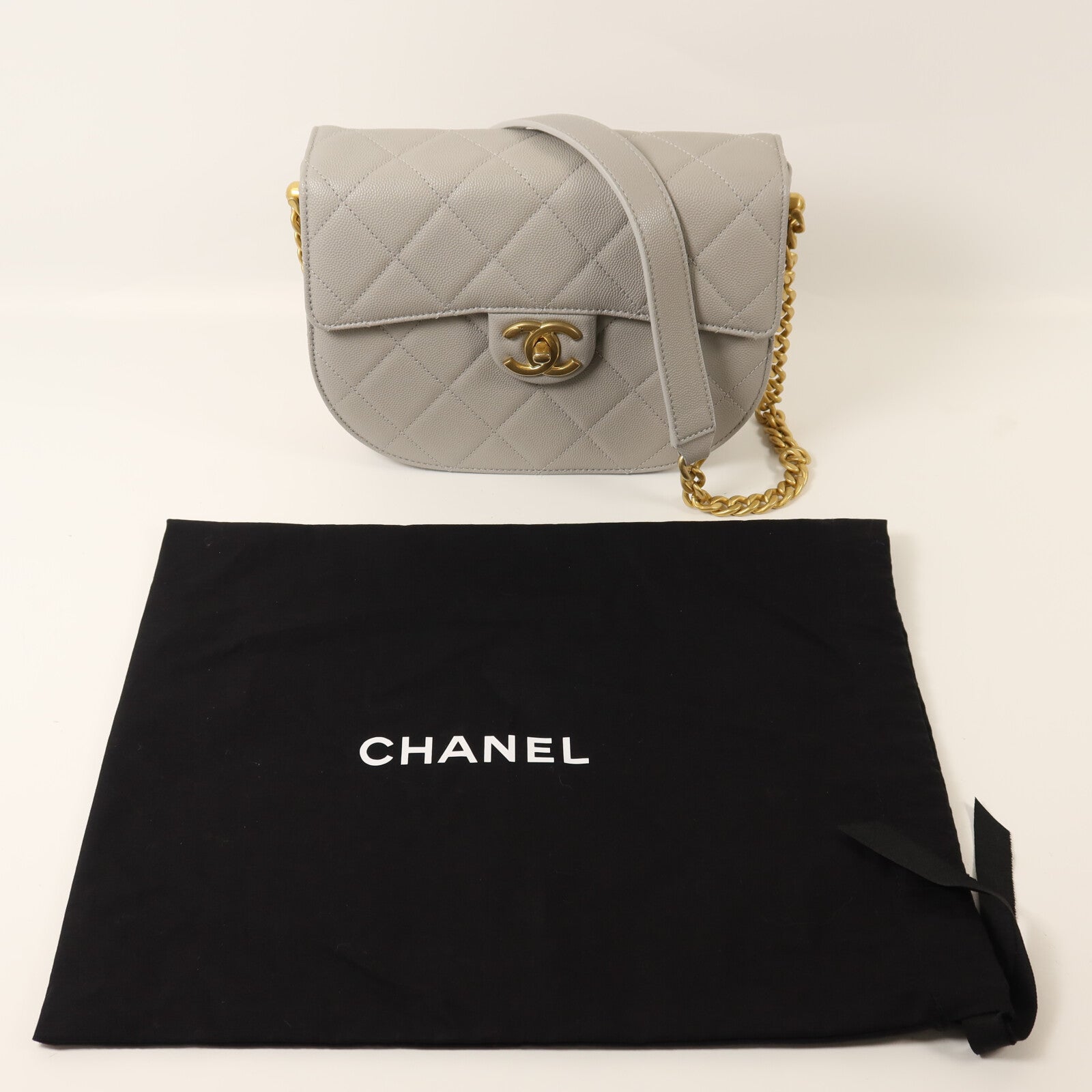 CHANEL 牛皮皮革Round Messenger Bag 21S金扣鏈帶肩背袋