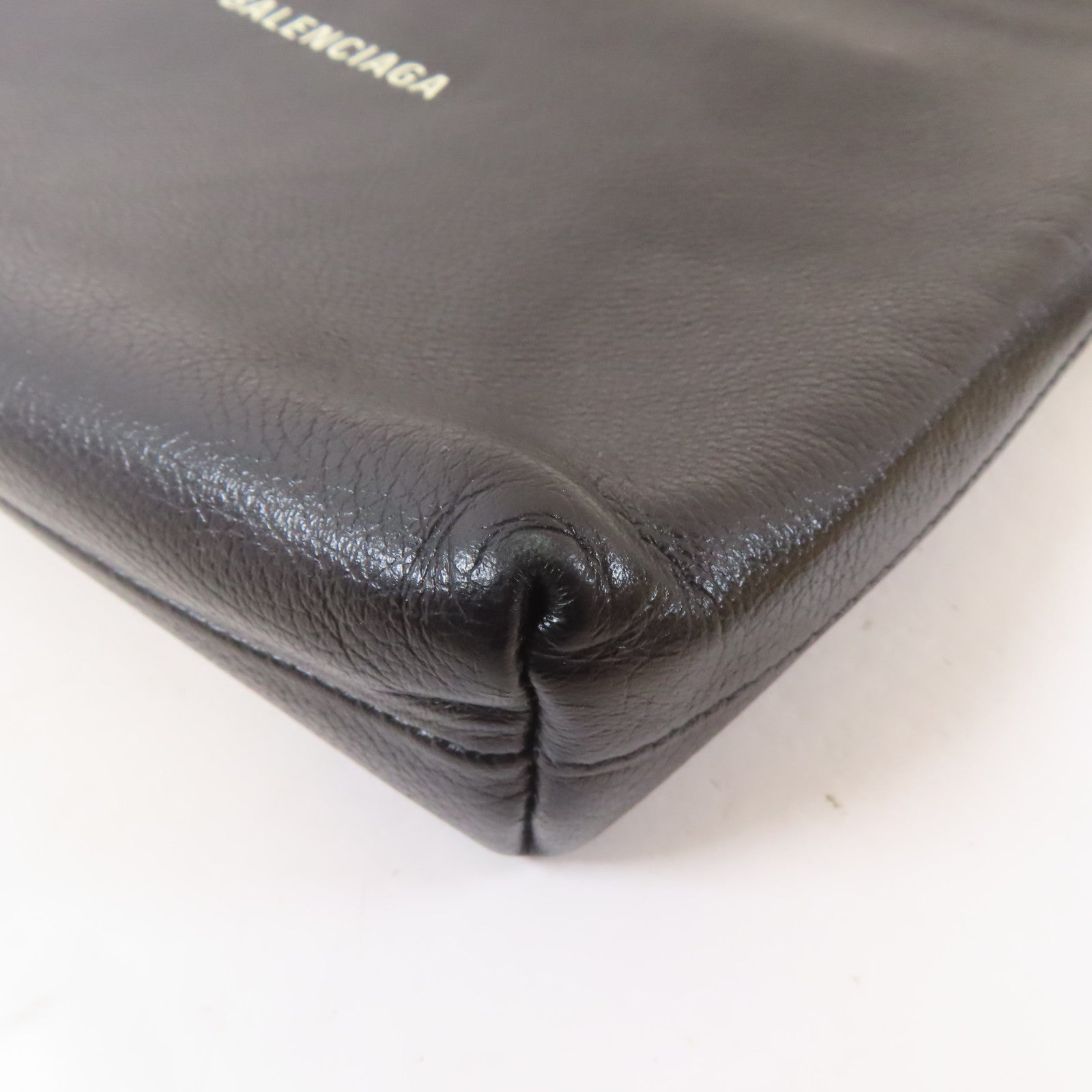 BALENCIAGA 牛皮皮革Clutch銀扣手拿包黑色