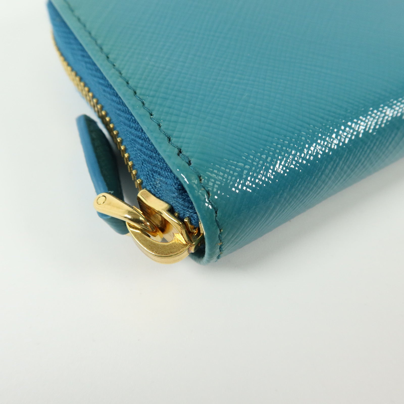 PRADA Saffiano皮革Card Case金扣卡片套