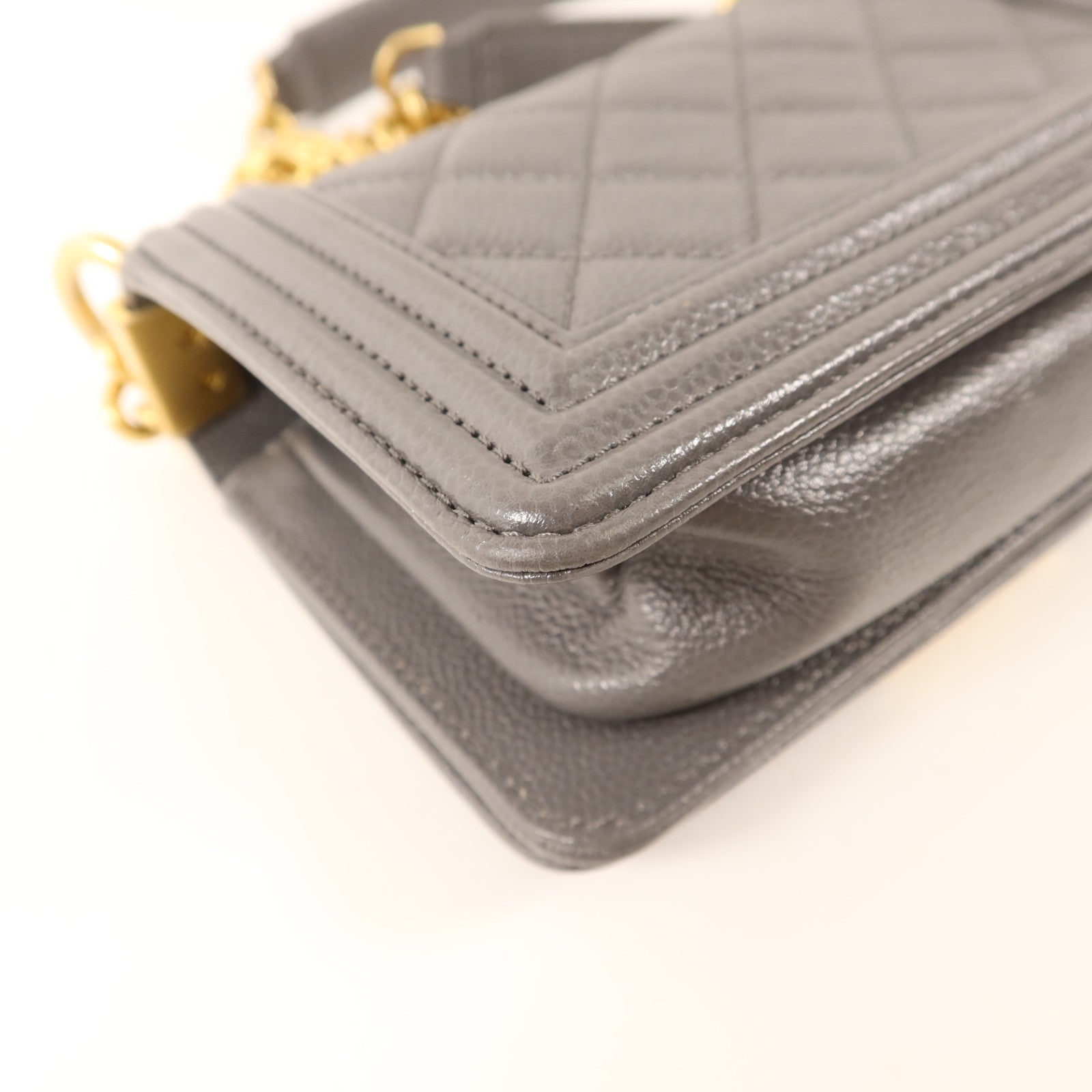 CHANEL 牛皮皮革Mini Boy金扣鏈帶肩背袋