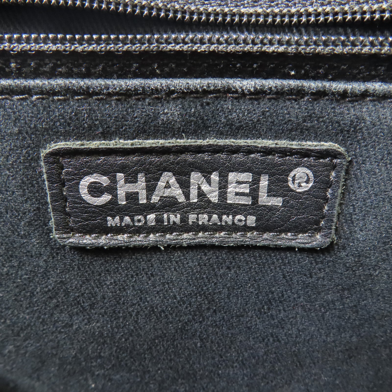 CHANEL 牛皮皮革Split Pocket Flap銀扣肩背袋