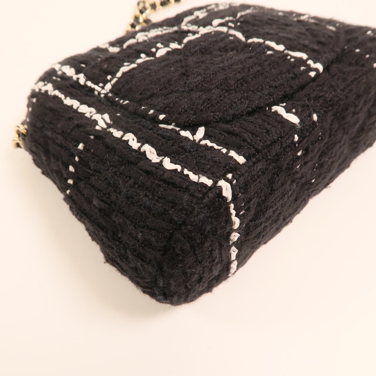 CHANEL 粗花呢Mini Clutch With Chain Bag金扣鏈帶肩背袋