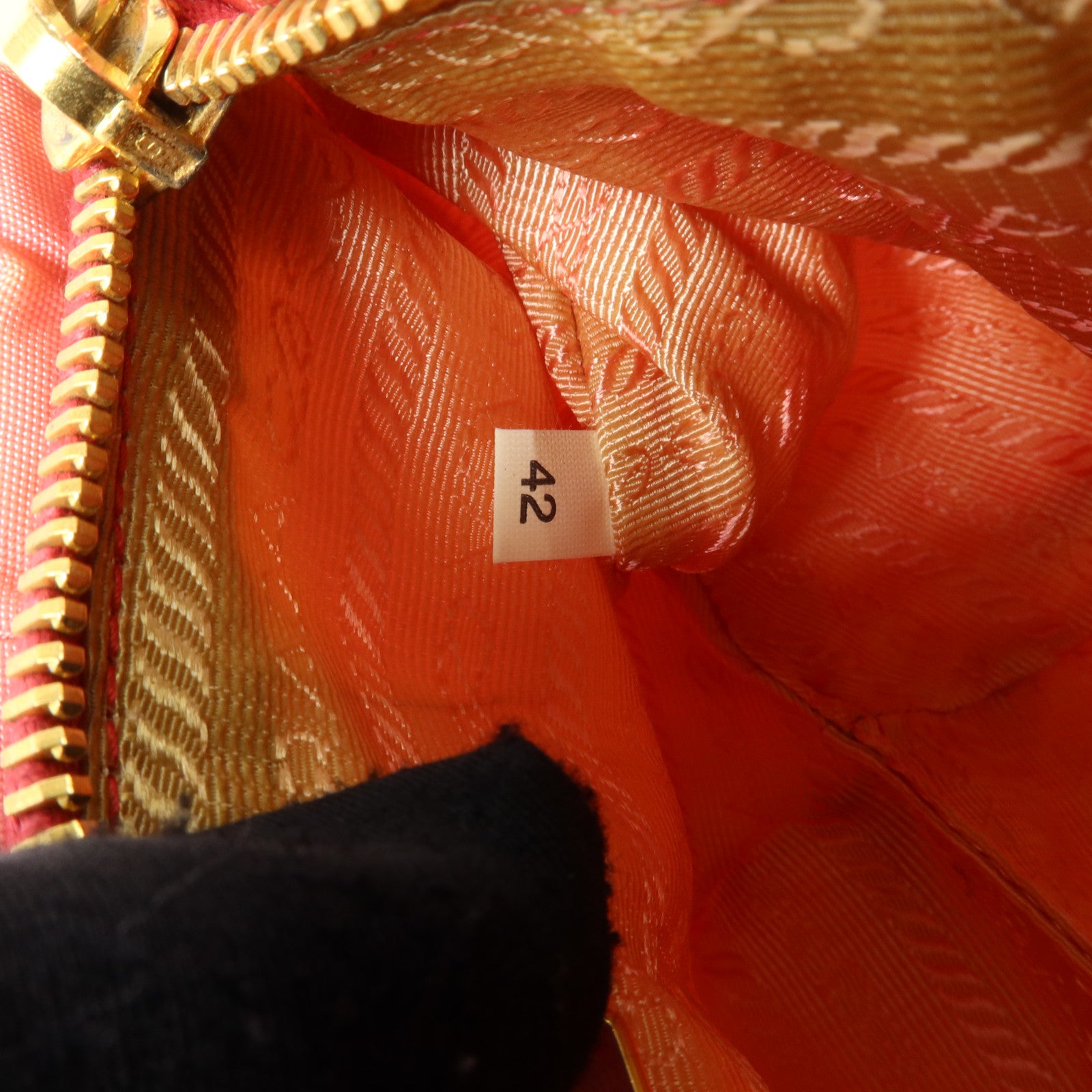 PRADA 尼龍Tessuto Ribbon Bow Pouch小袋