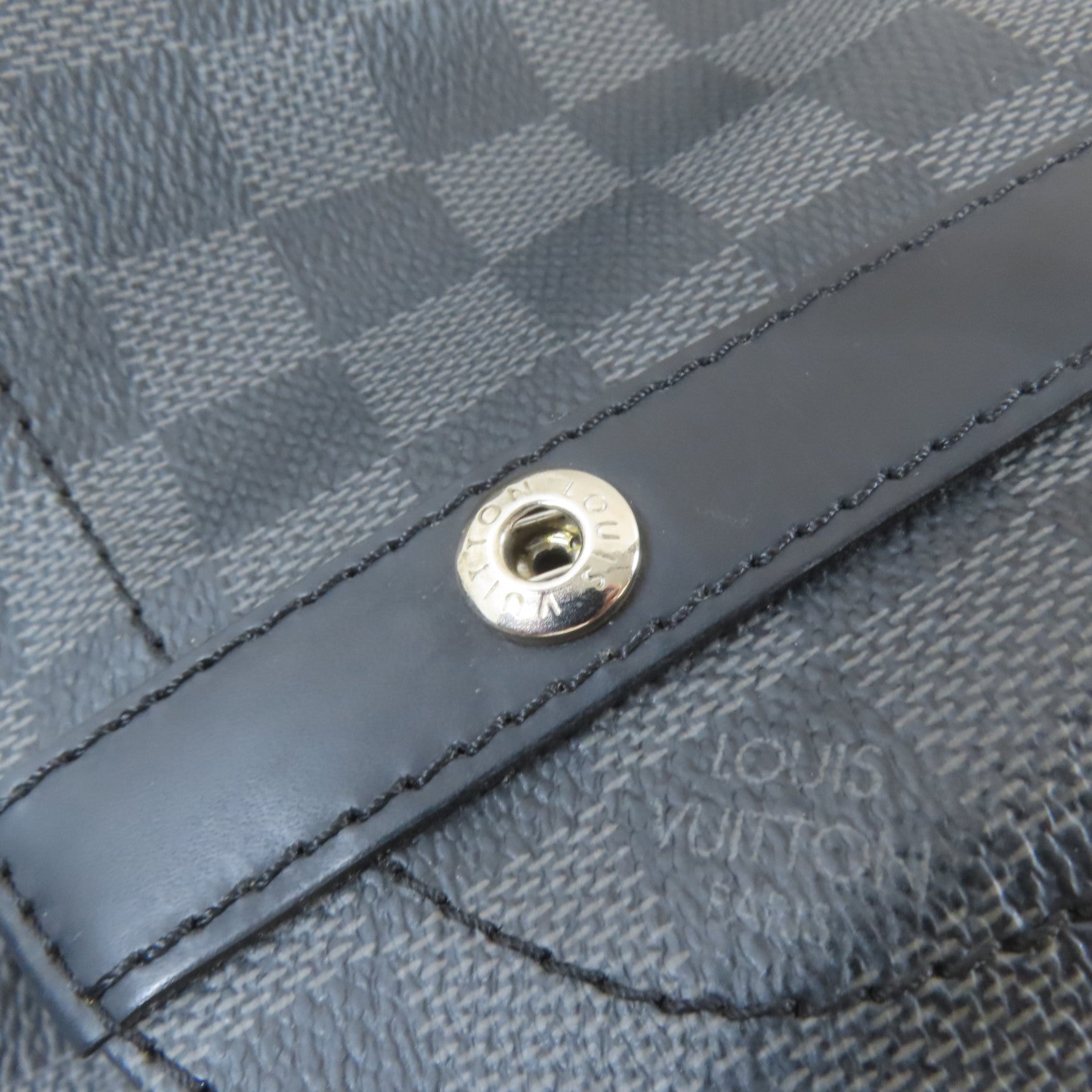 LOUIS VUITTON Damier Graphite Chistopher PM銀扣背包黑色