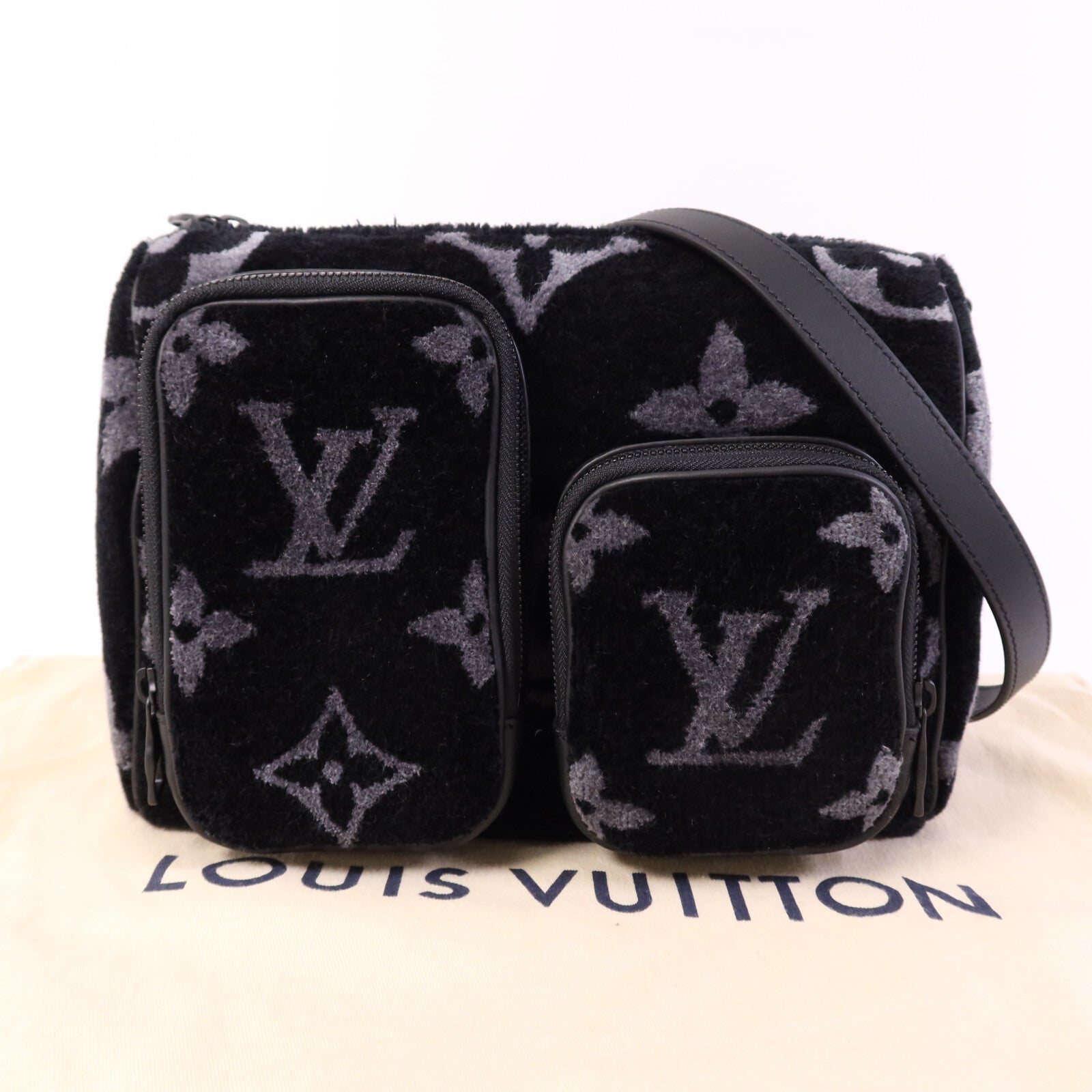LOUIS VUITTON Monogram Eclipse Speedy Multipocket 肩背袋
