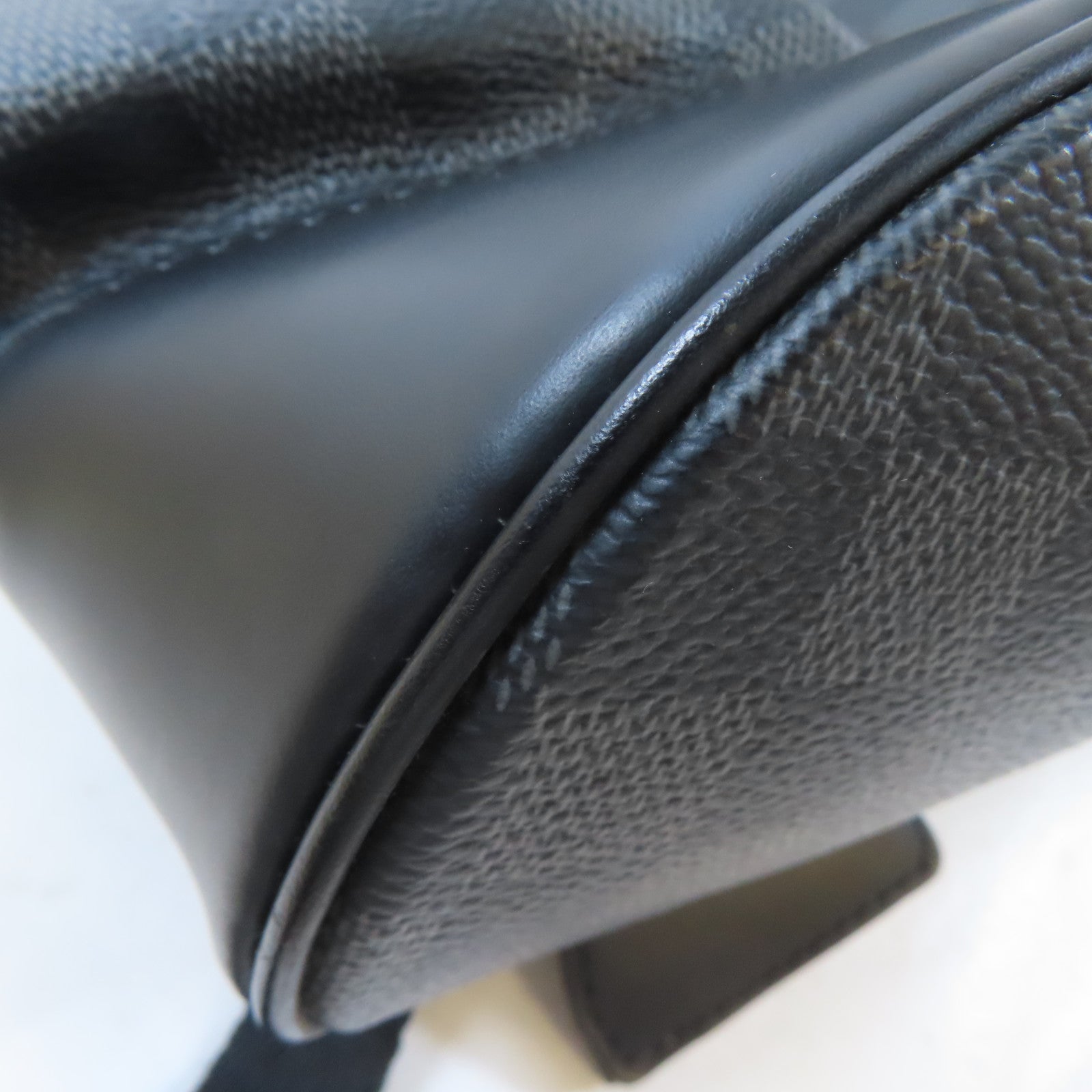 LOUIS VUITTON Damier Graphite Chistopher PM銀扣背包黑色