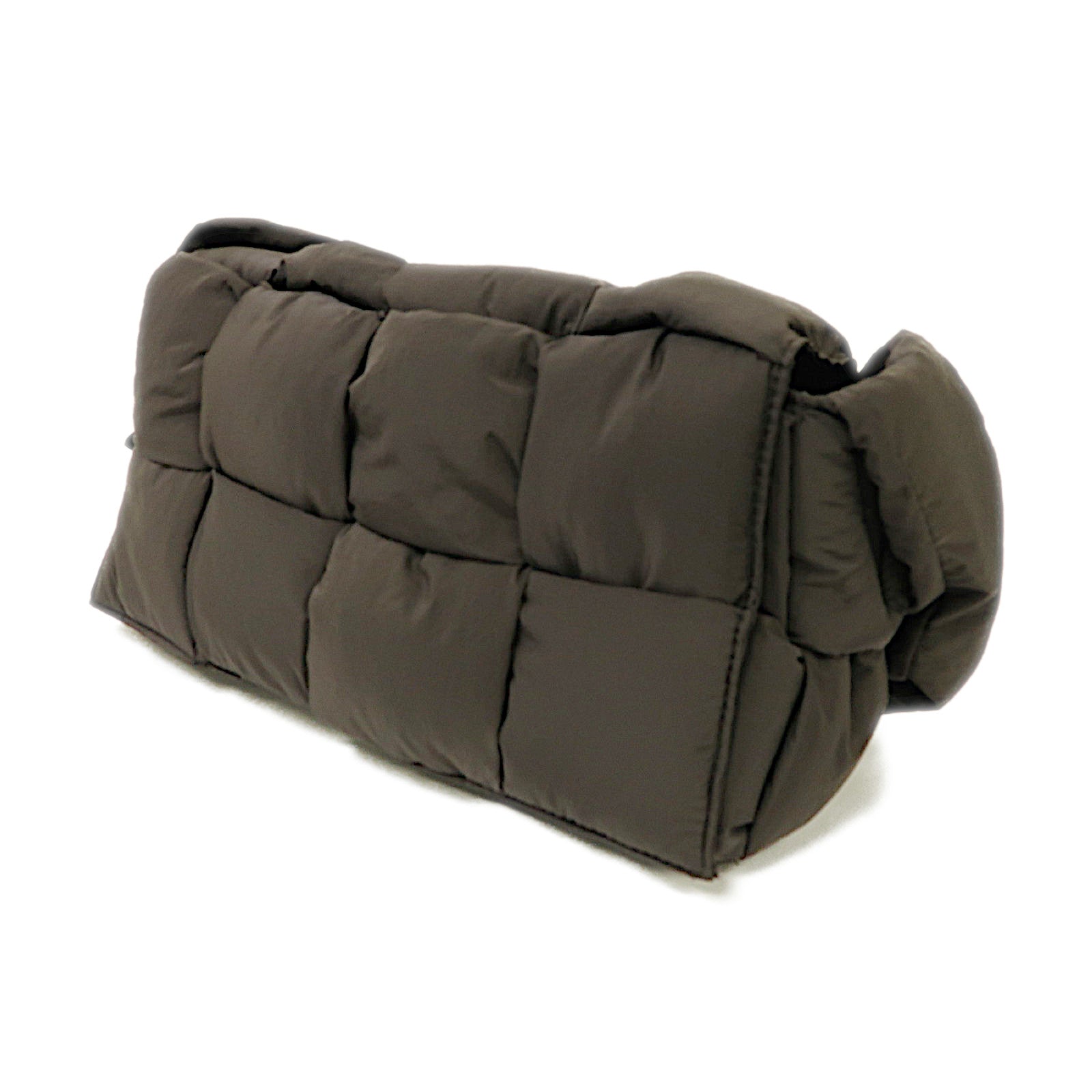 BOTTEGA VENETA 尼龍Padded Tech Cassette銀扣肩背袋灰色