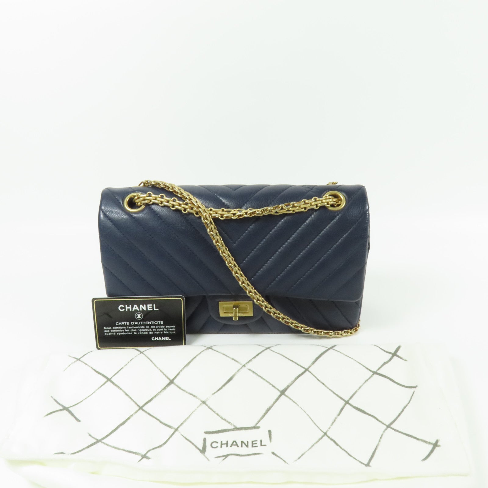 CHANEL 牛皮皮革2.55金扣鏈帶肩背袋