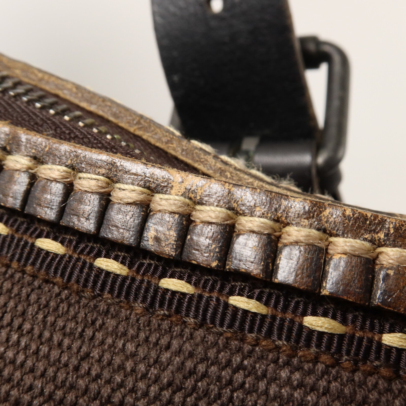 BOTTEGA VENETA 帆布Traveller Bag手挽袋