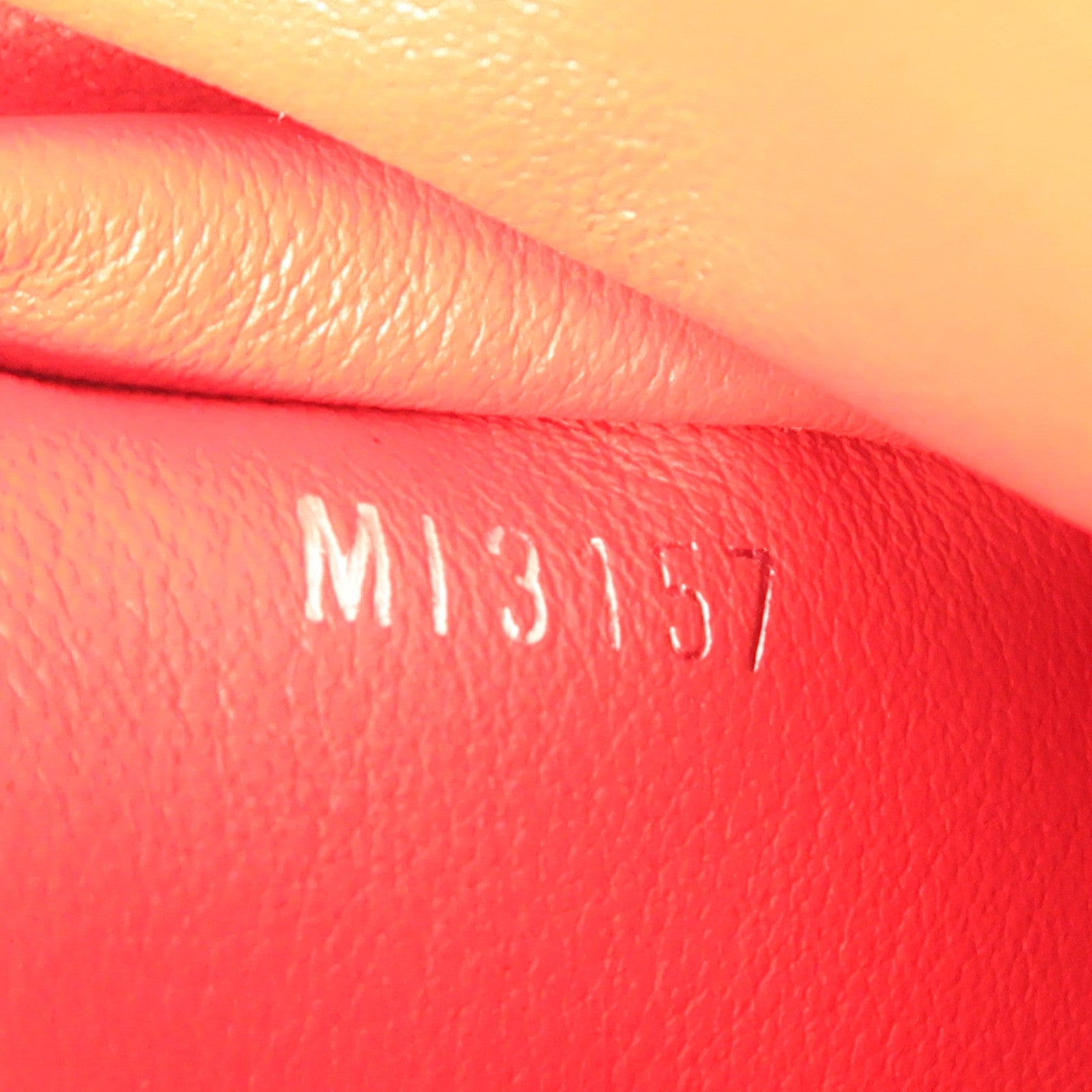 LOUIS VUITTON Taurillon Capucines BB銀扣手挽肩背兩用袋