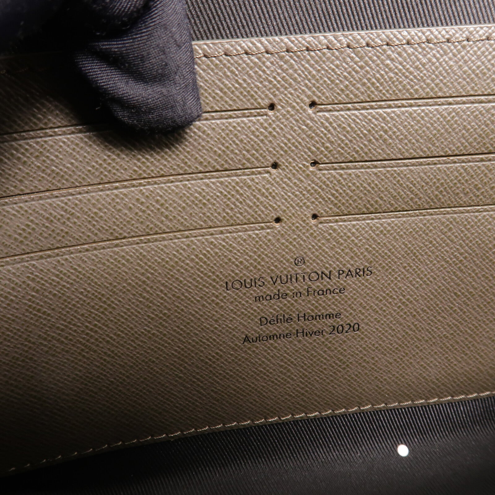 LOUIS VUITTON Monogram/Taiga Soft Trunk Wallet肩背袋