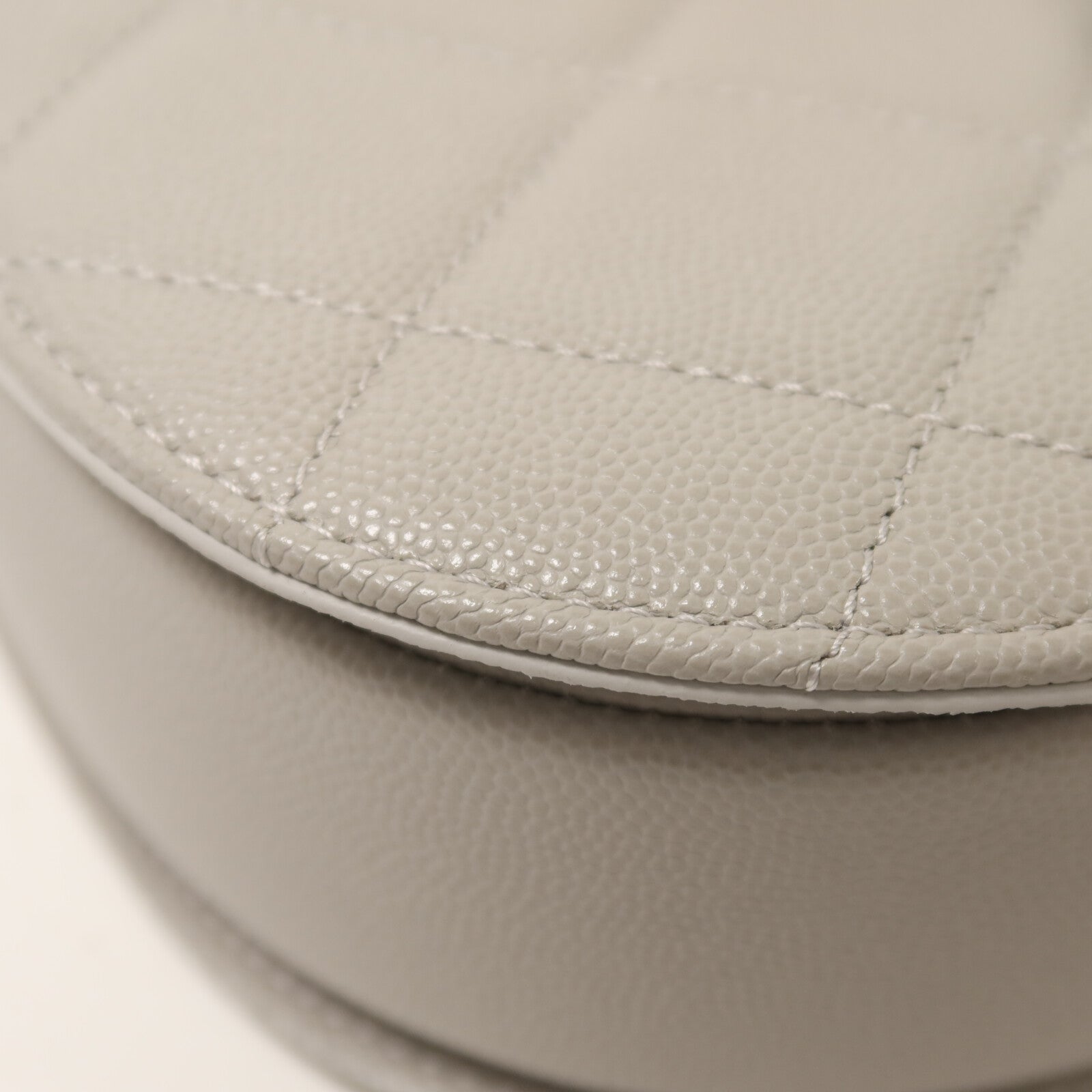 CHANEL 牛皮皮革Round Messenger Bag 21S金扣鏈帶肩背袋