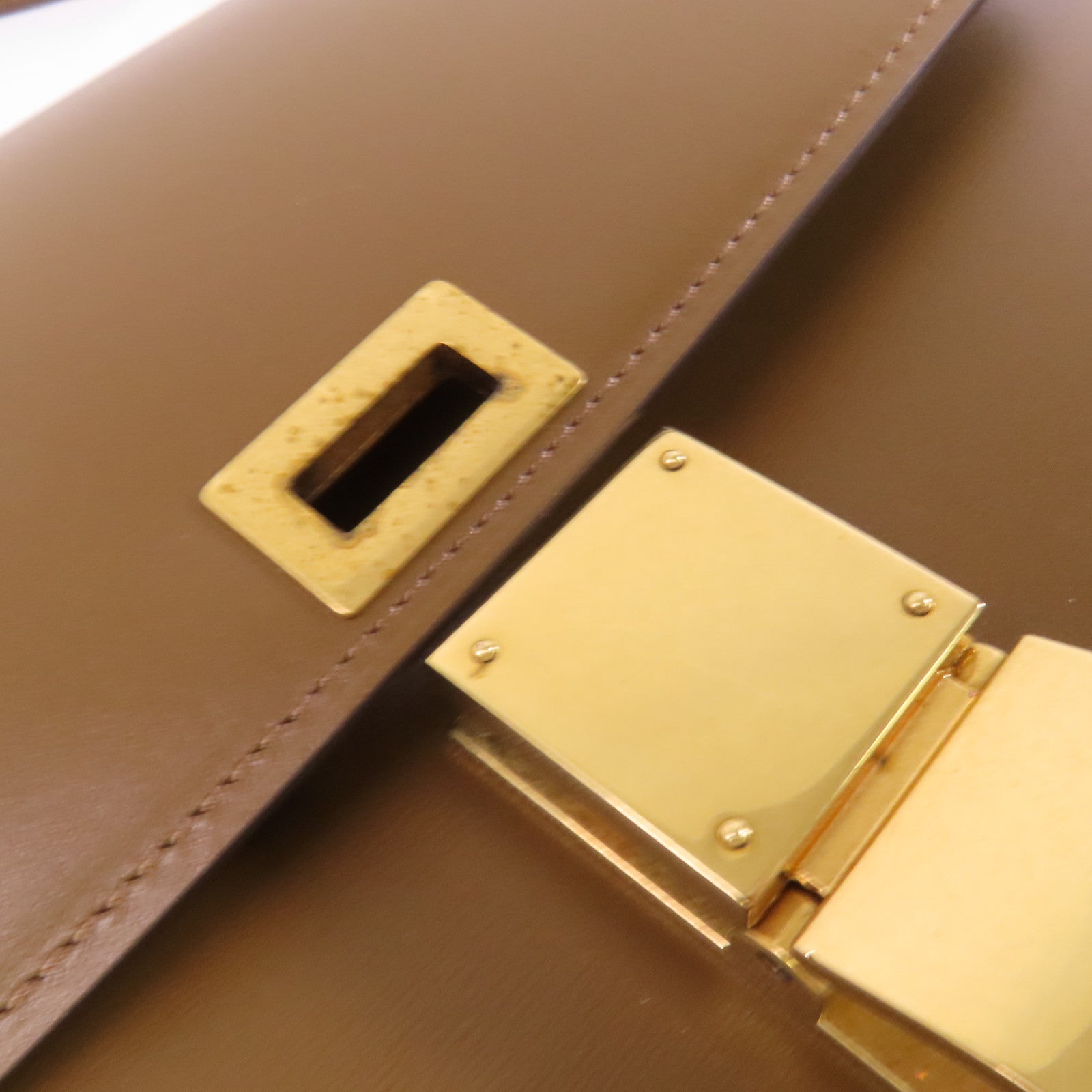 CELINE 牛皮皮革Classic Box金扣肩背袋