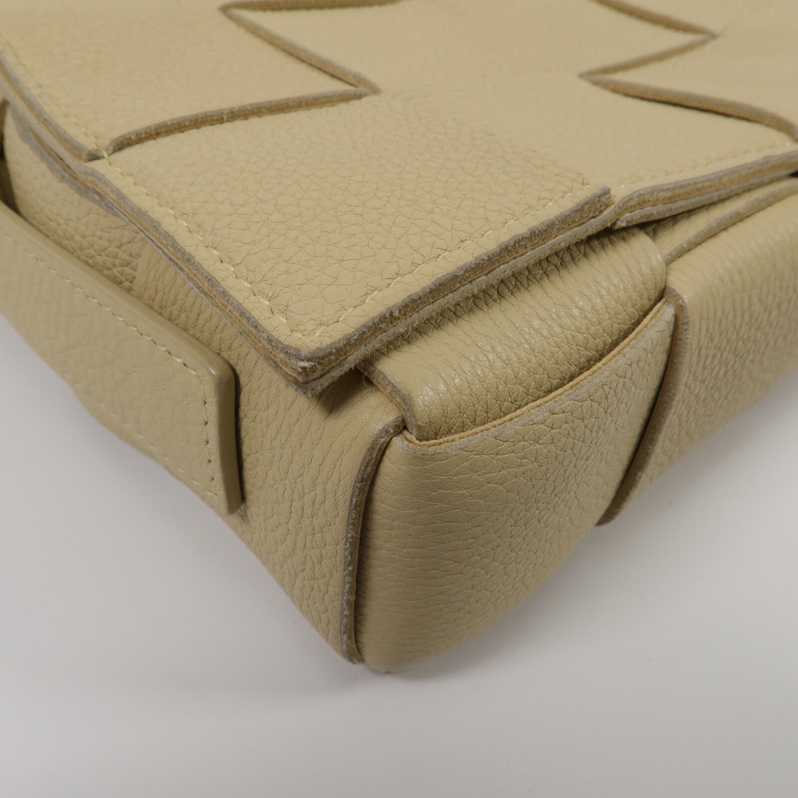 BOTTEGA VENETA 牛皮皮革Cassette Bag肩背袋