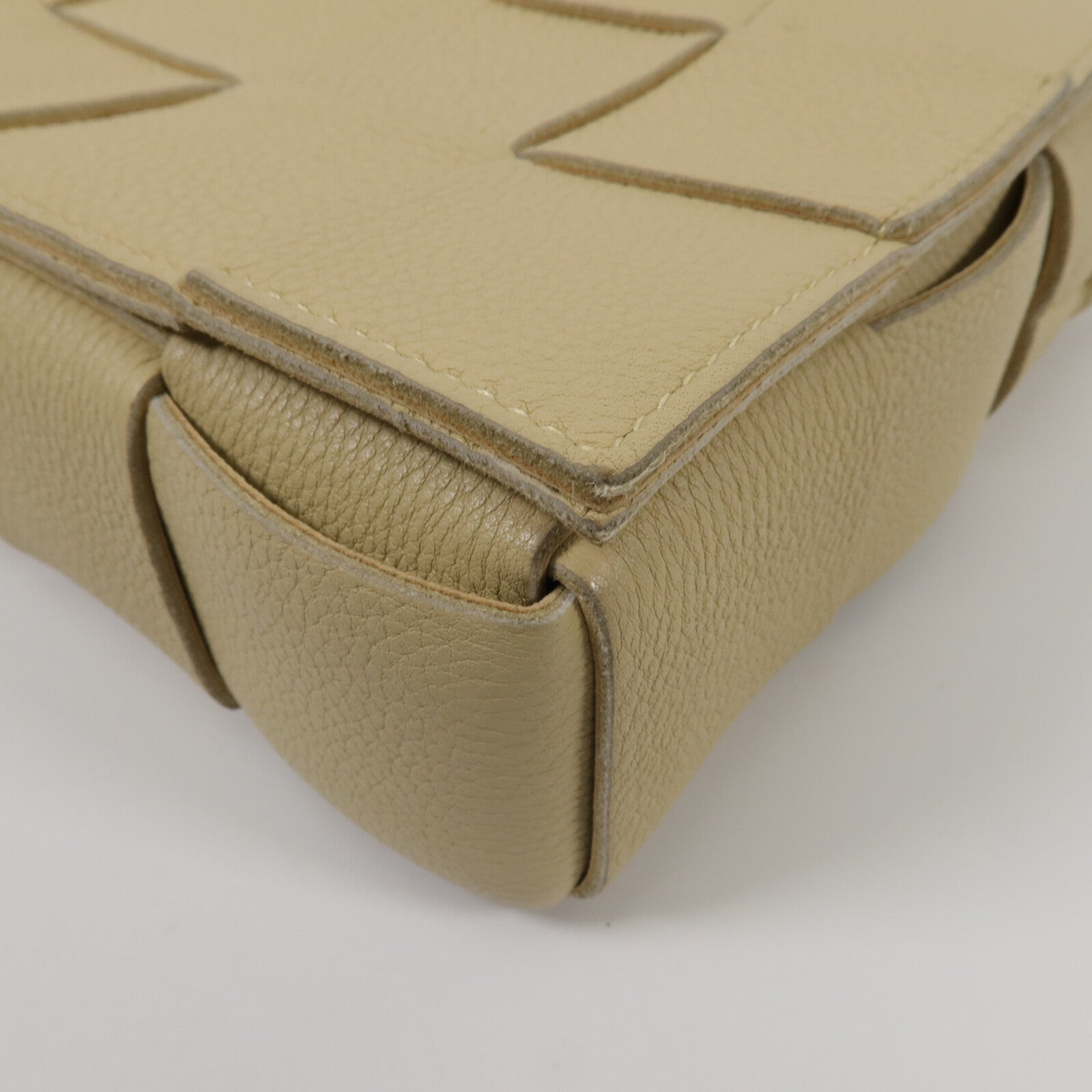 BOTTEGA VENETA 牛皮皮革Cassette Bag肩背袋