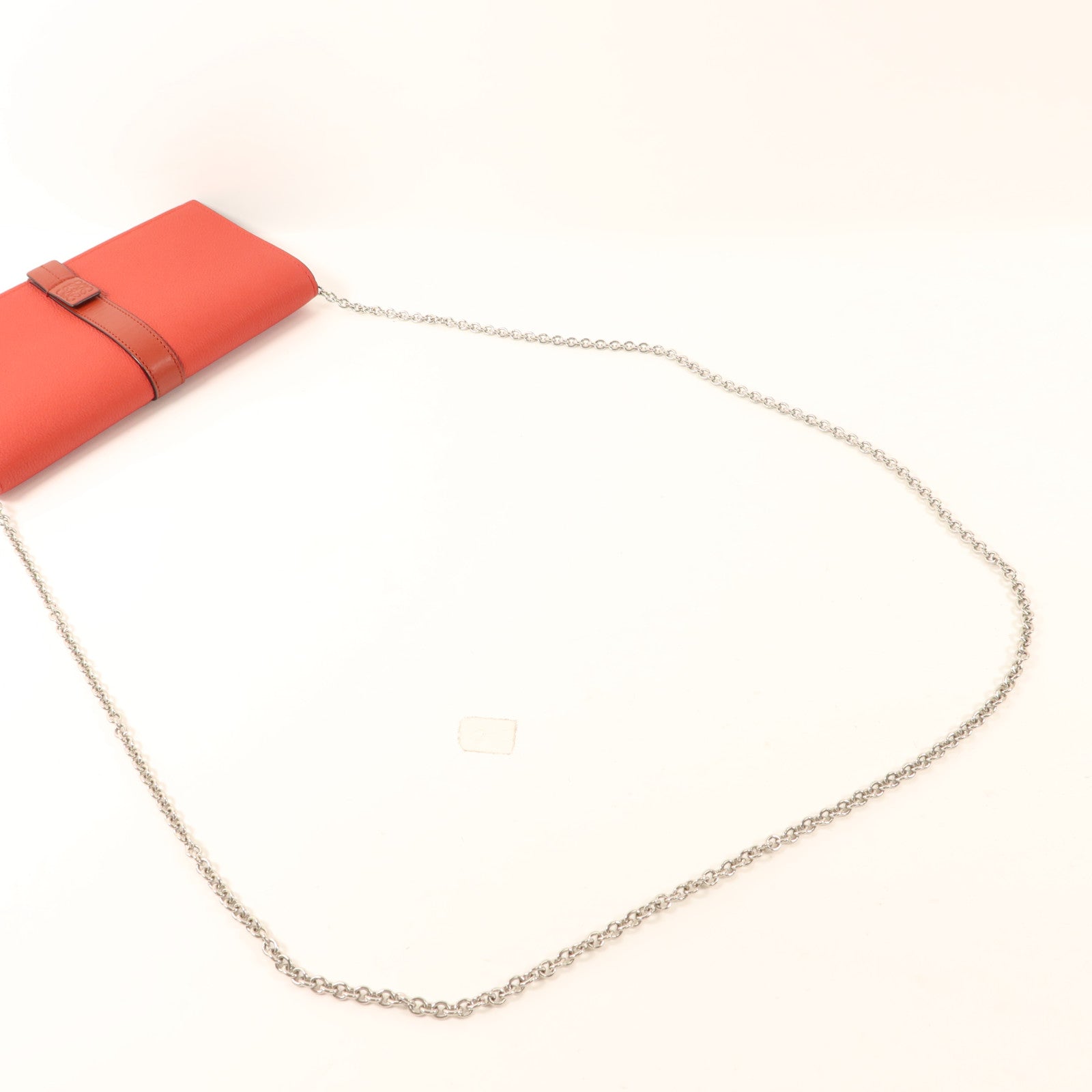 LOEWE 【激減優惠】牛皮皮革Wallet On Chain銀扣鏈帶肩背袋