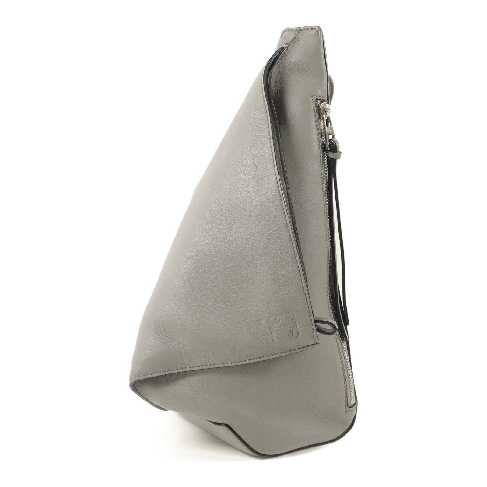 LOEWE 牛皮皮革Anton Sling肩背袋