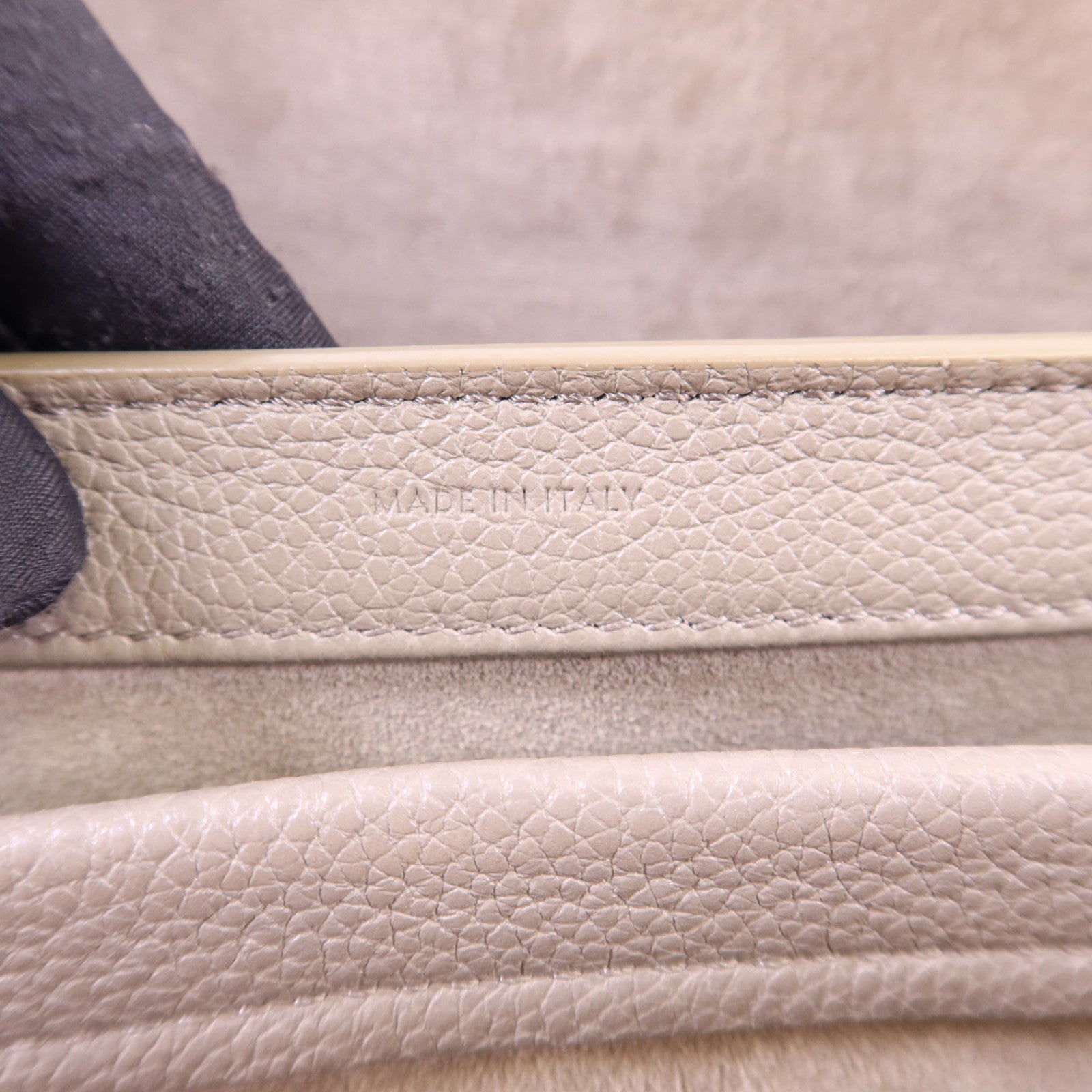 CELINE 牛皮皮革Soft 16金扣肩背袋
