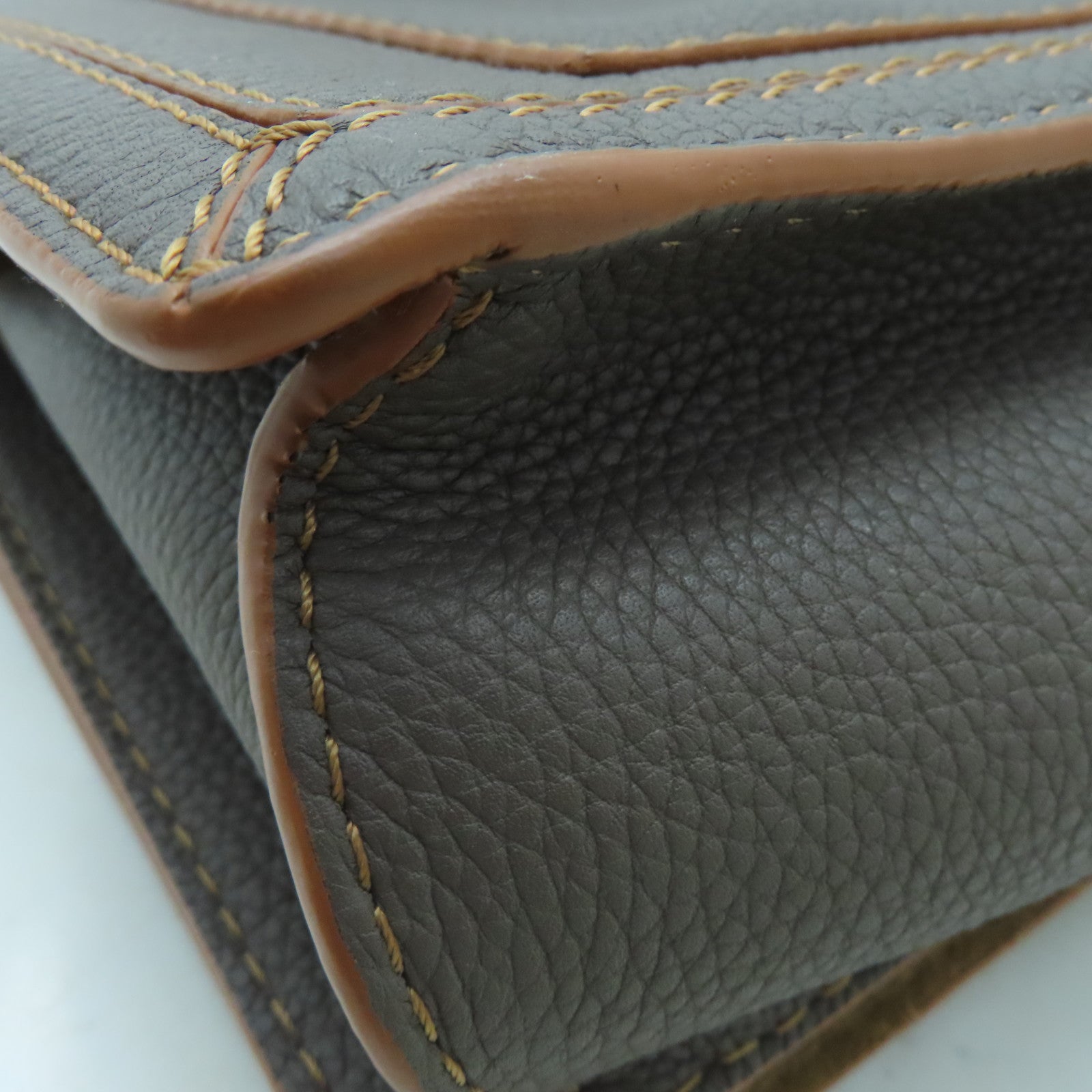LOEWE 牛皮皮革Shoulder Bag金扣肩背袋灰色