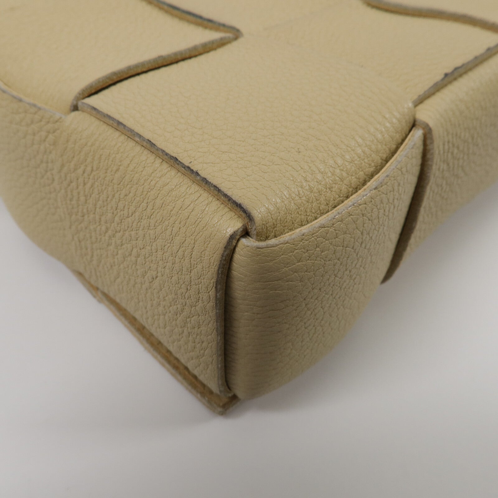 BOTTEGA VENETA 牛皮皮革Cassette Bag肩背袋
