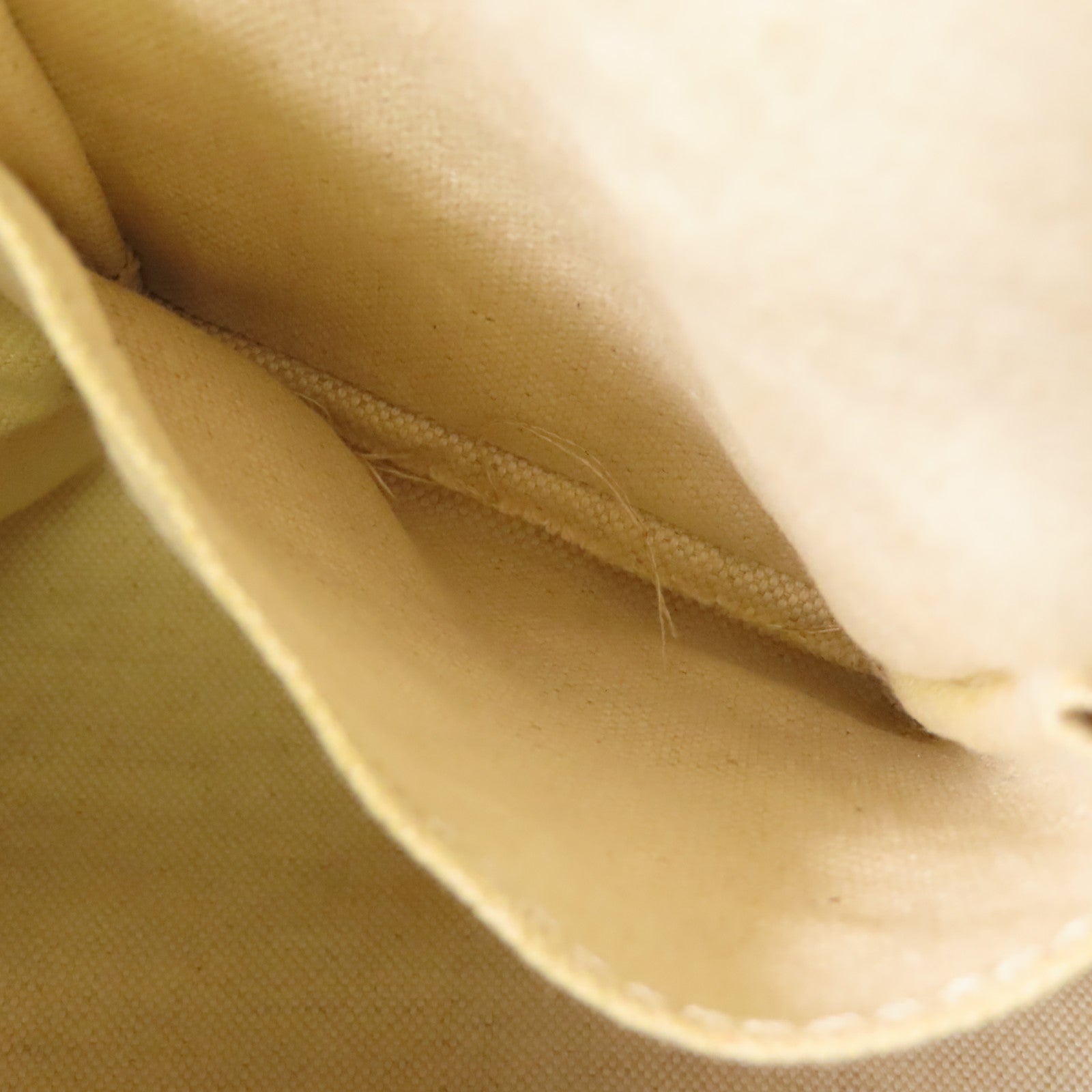 GUCCI 牛皮皮革Shoulder Bag金扣肩背袋