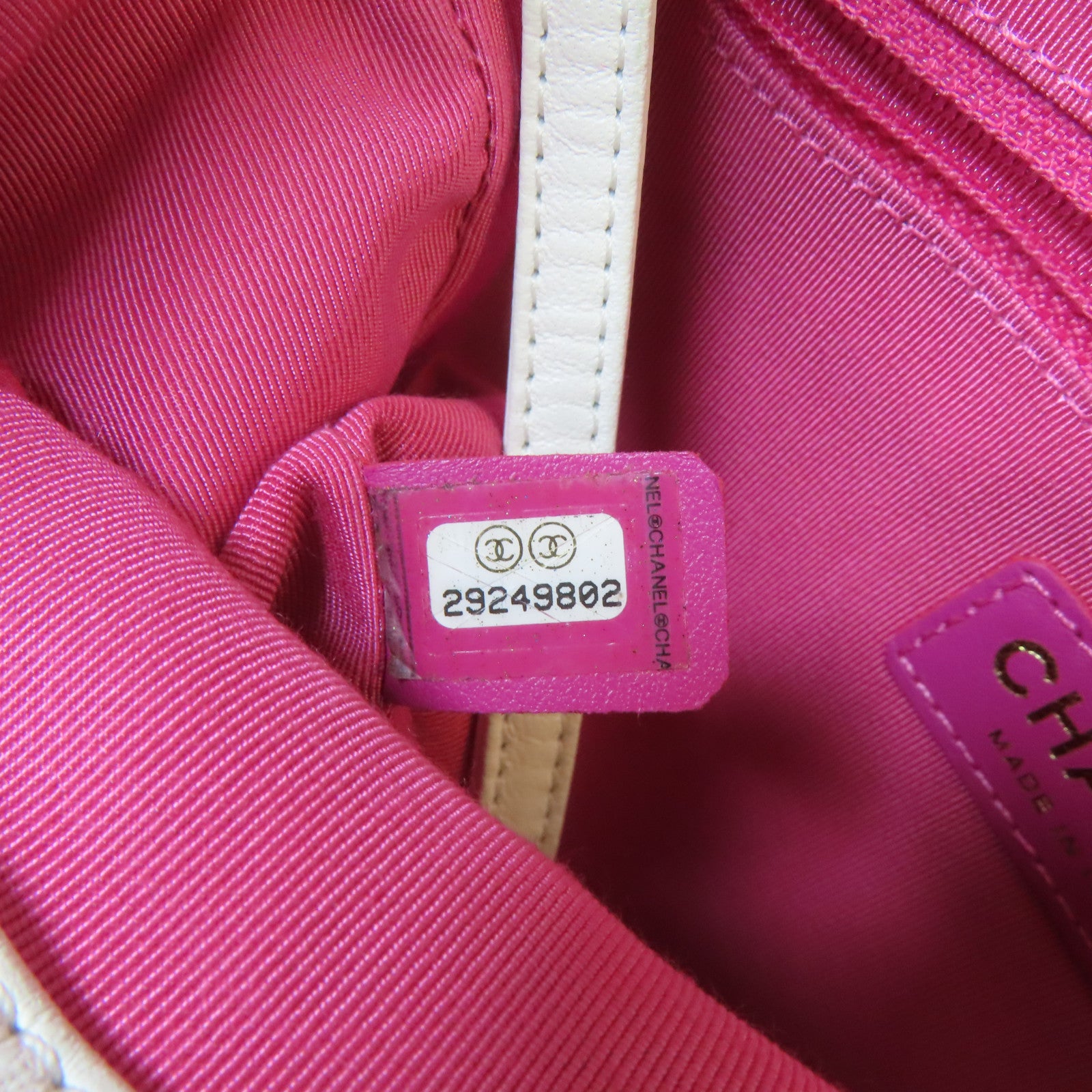CHANEL 【激減優惠】菱格羊皮皮革In the Loop Backpack金扣背包白色