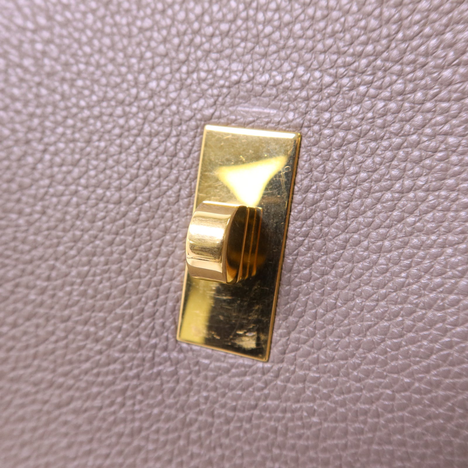 CELINE 牛皮皮革Soft 16金扣肩背袋