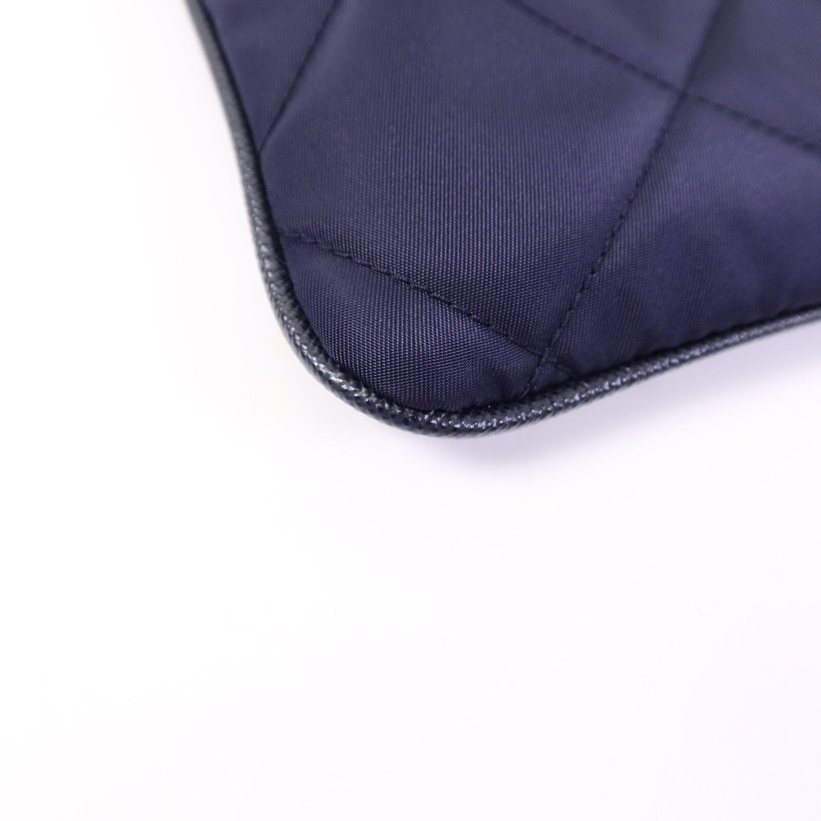 PRADA 尼龍Quilted Re-Nylon Pouch鏈帶肩背袋