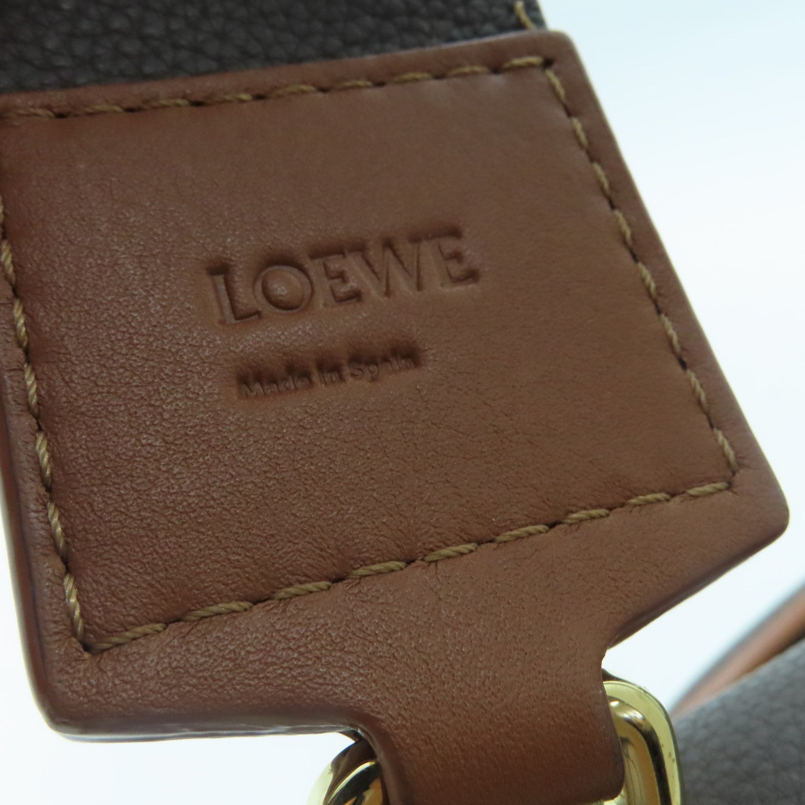 LOEWE 牛皮皮革Shoulder Bag金扣肩背袋灰色