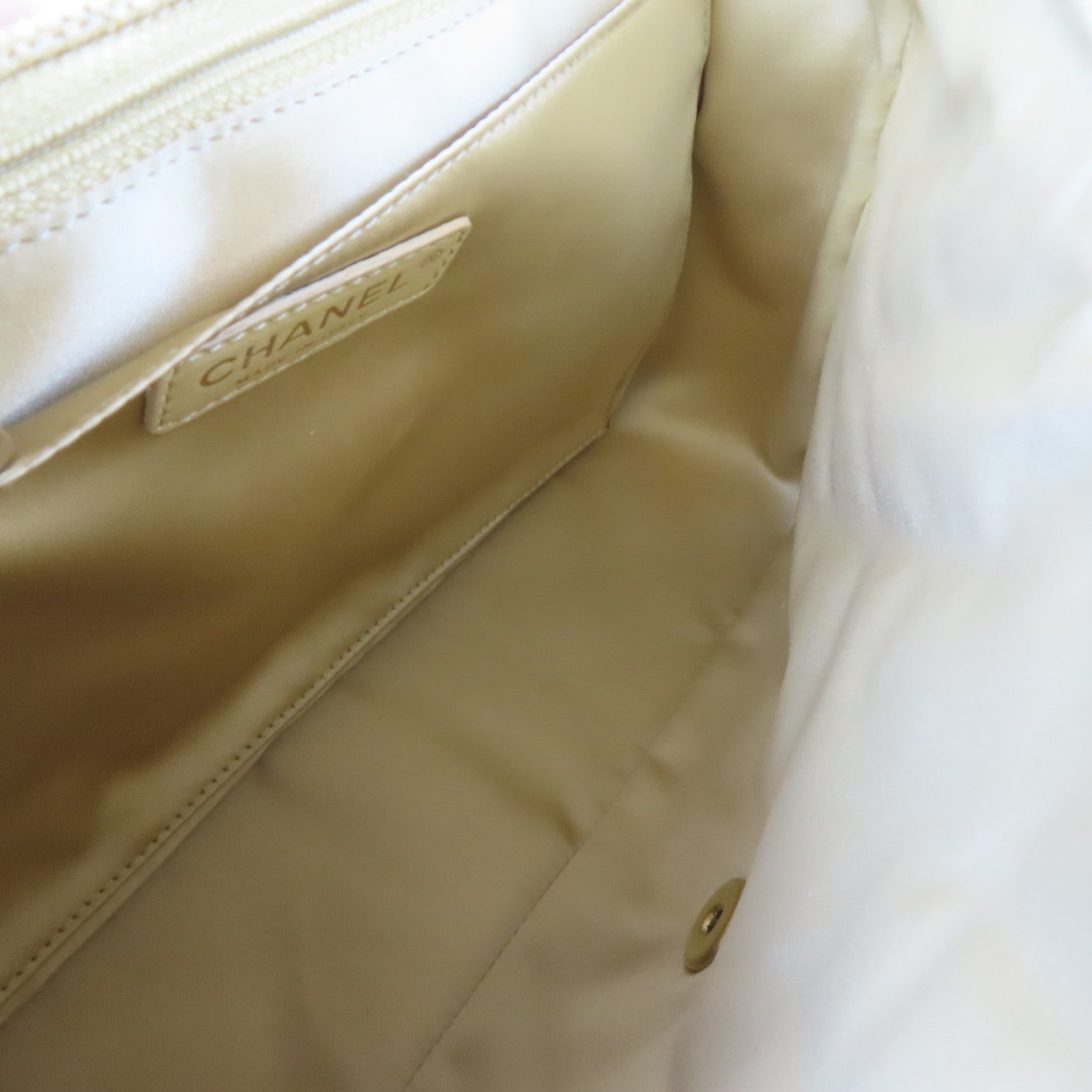 CHANEL **【激減優惠】菱格麻質Chain Shoulder金扣鏈帶肩背袋米色