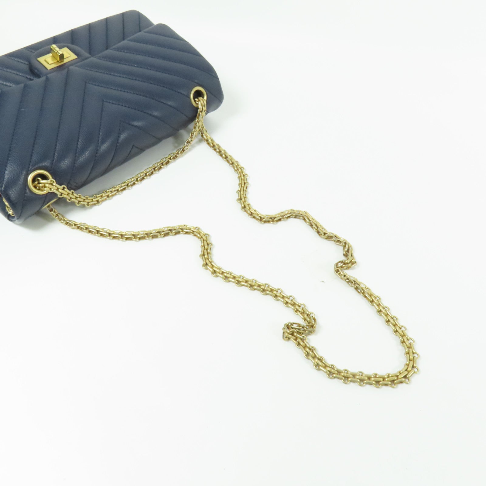 CHANEL 【激減優惠】牛皮皮革2.55金扣鏈帶肩背袋