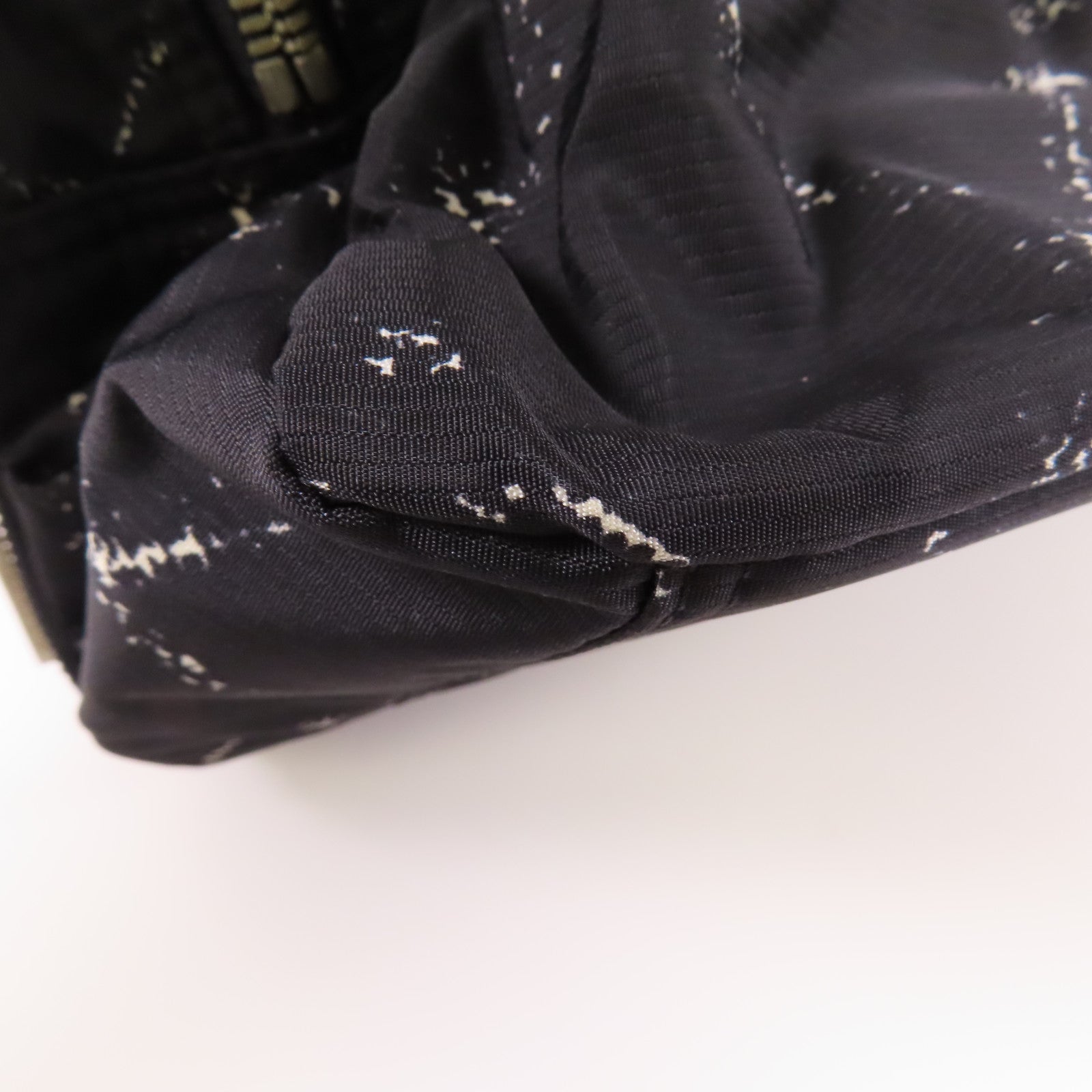 CHANEL 尼龍Travel Line銀扣手挽袋